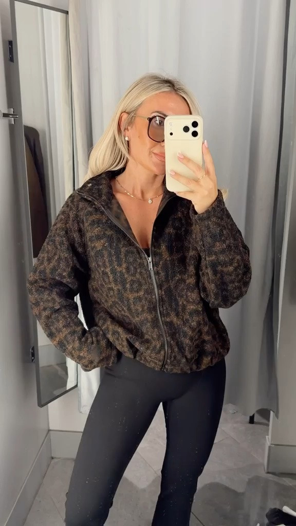 How gorg is this fleece!! 🐆

Leopard print, Teddy jacket, fleece, outerwear, autumn outfit, school run, flared leggings

#LTKuk #LTKautumn #LTKfitness