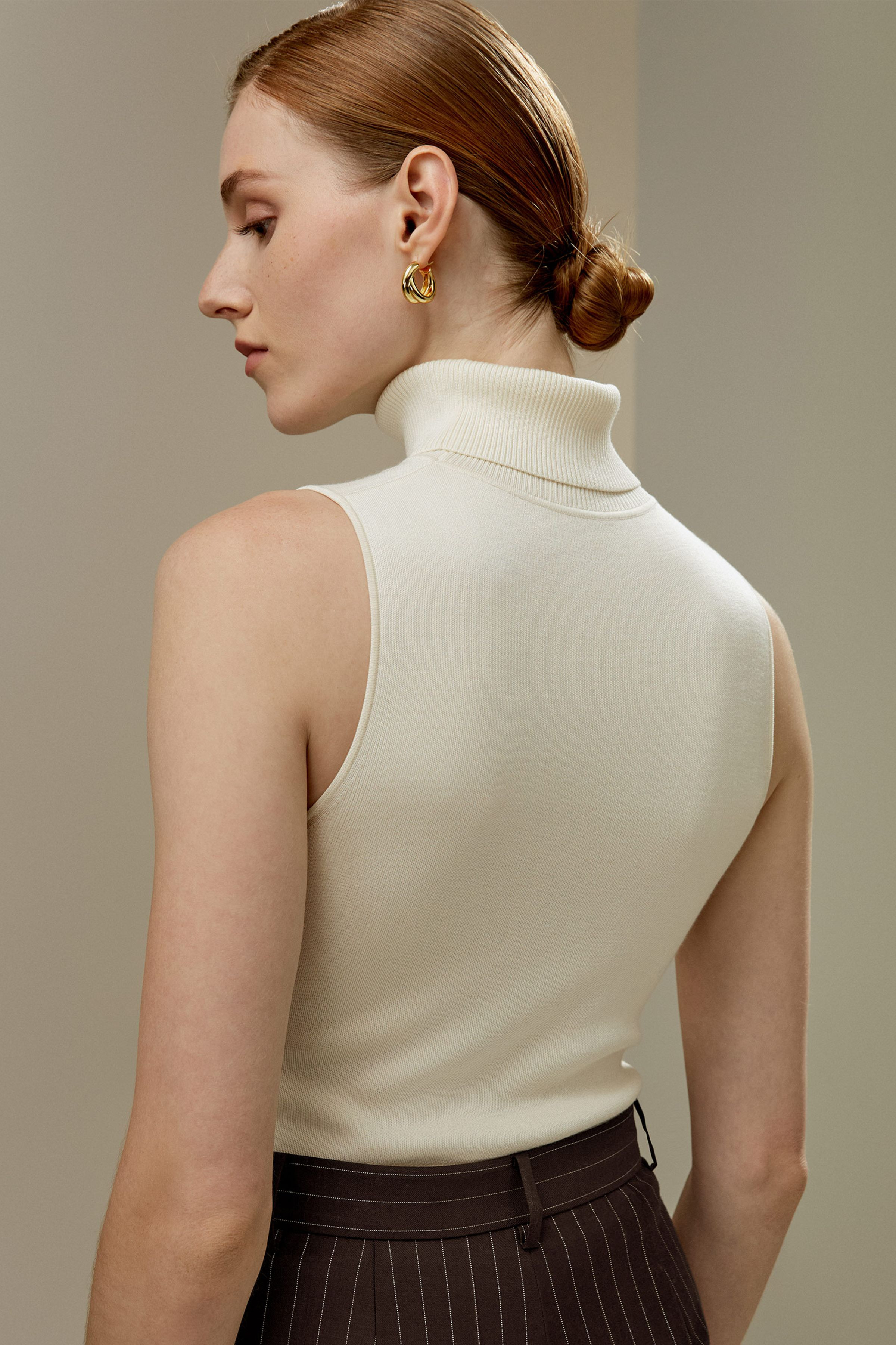 Silk Knitted Turtleneck Sleeveless Top | LILYSILK