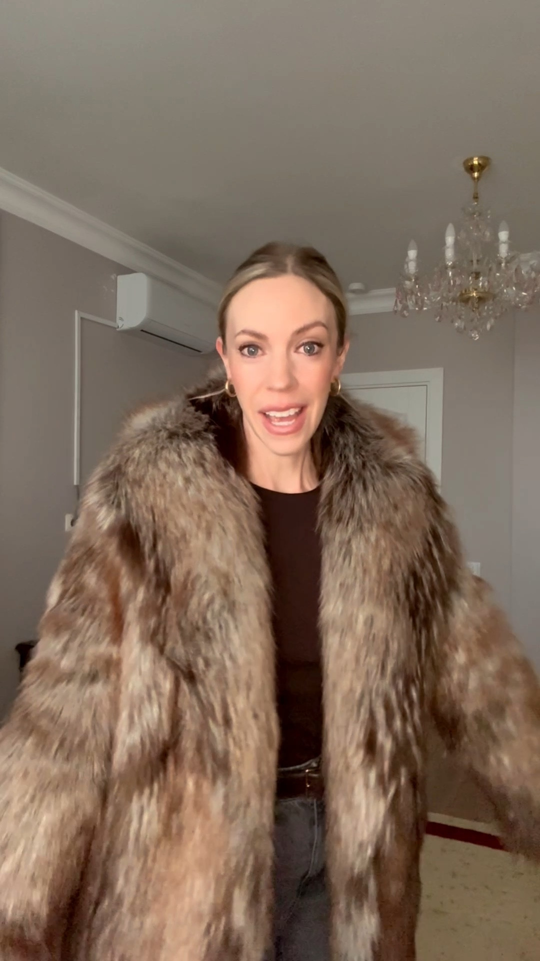 Faux fox fur coat, Zara chocolate brown tee, Zara gray straight leg jeans (under $50), chocolate brown weatherproof lug sole boots

#LTKootd #LTKFindsUnder50 #LTKgrwm