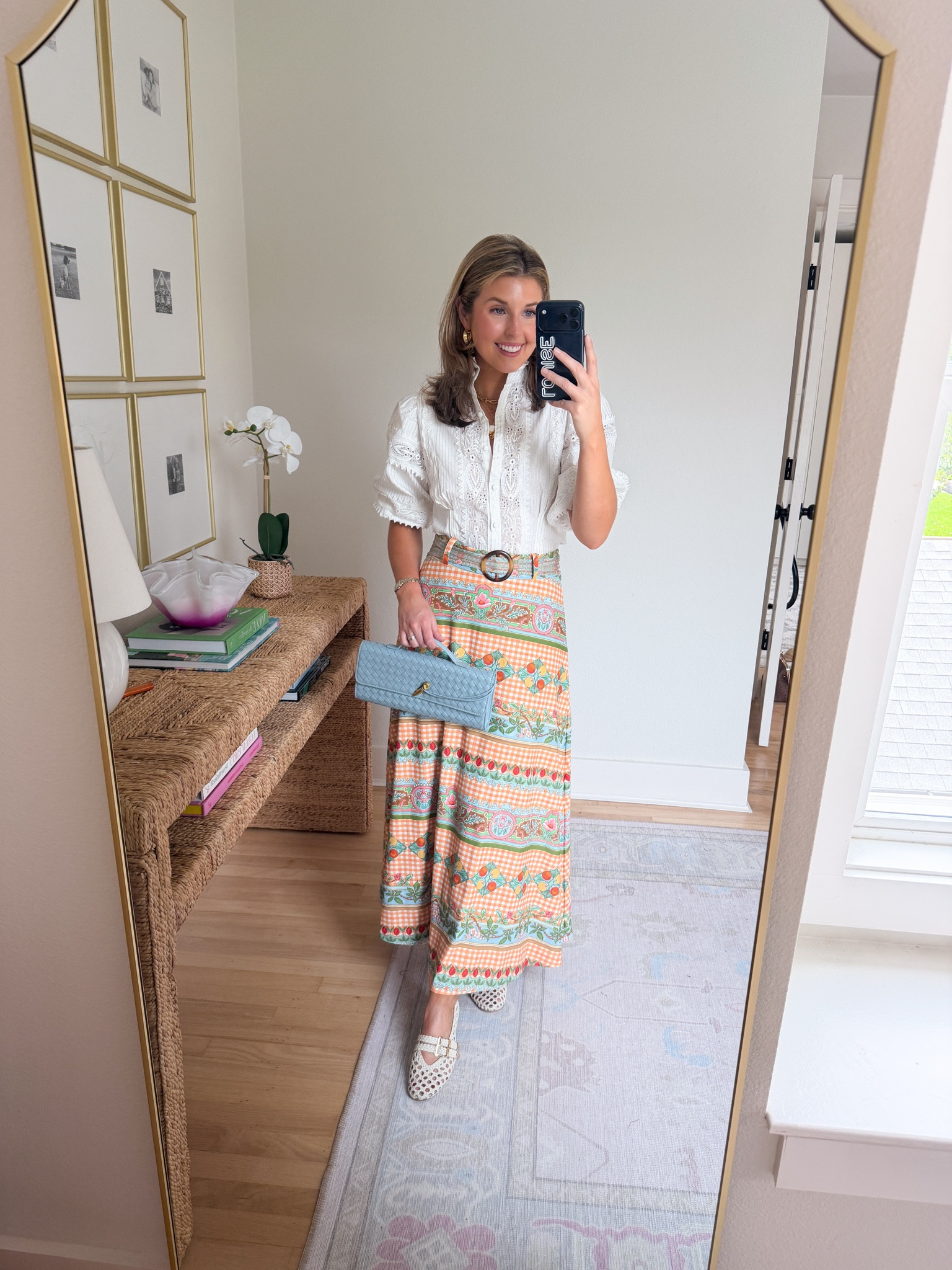 Summer maxi skirt outfit idea! Wearing a S in top and skirt! Code: LOUISE15 for 15% off at smith and Quinn