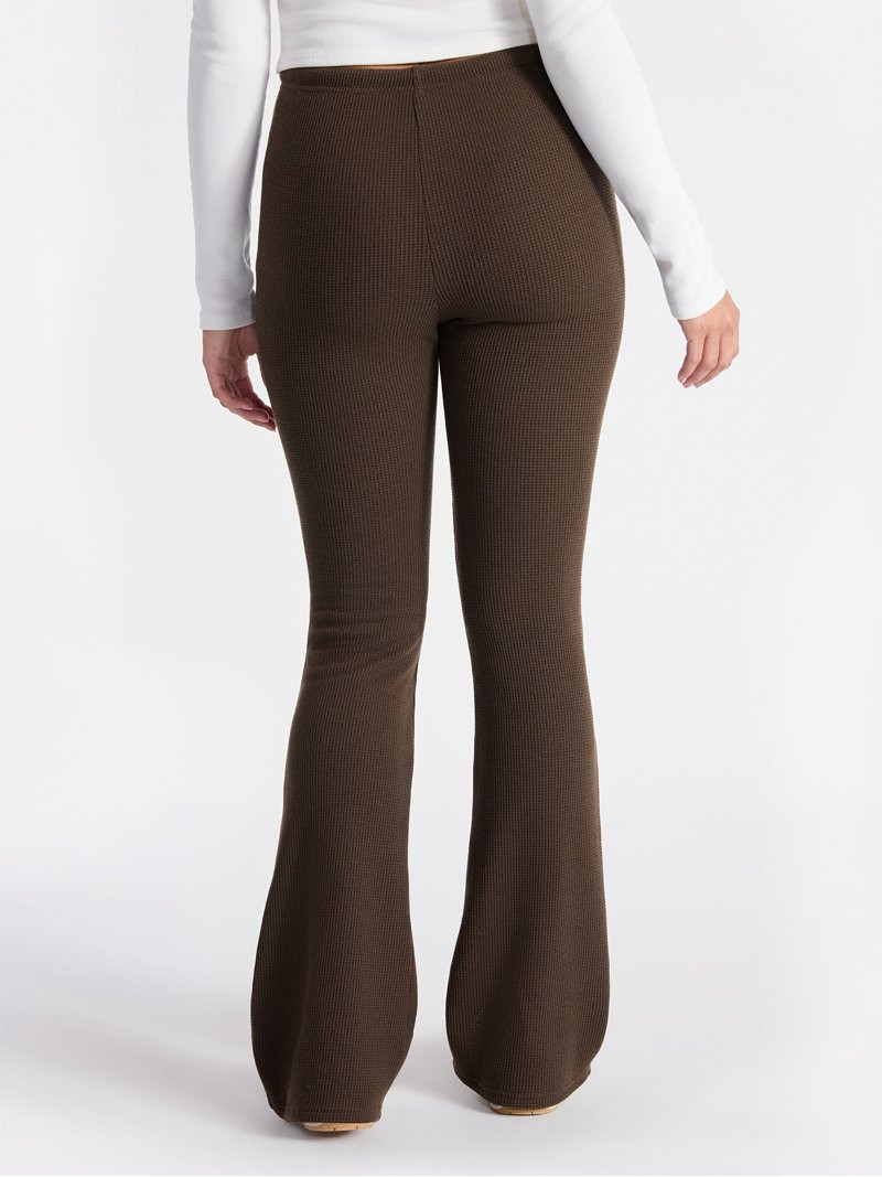 No Boundaries Brushed Back Waffle Knit Mini Bootcut Leggings, 32'' Inseam, Women’s | Walmart (US)