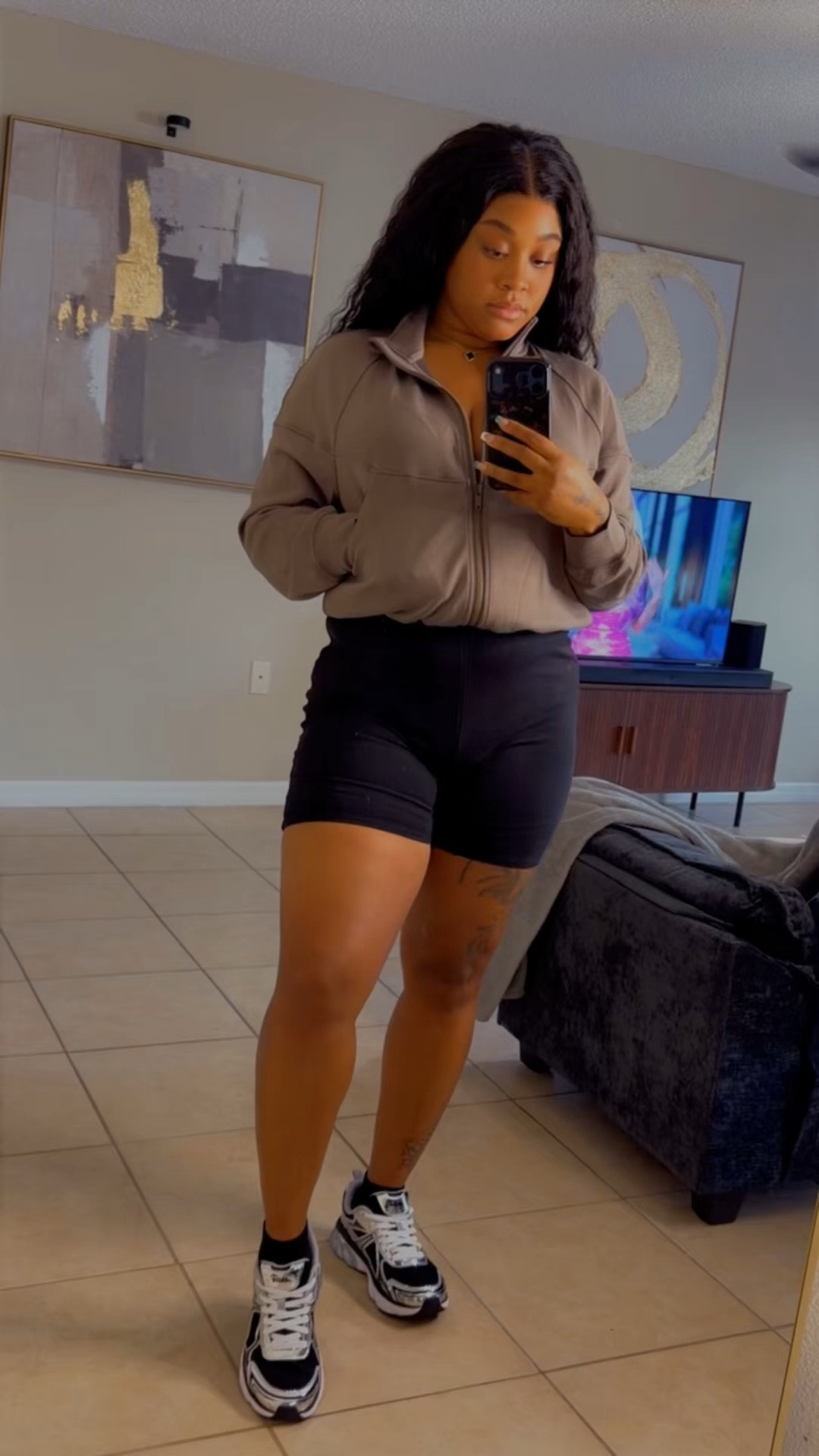 This brown Glowmode jacket with black shorts?
THE perfect gym-to-errands look 🤎🖤 #glowmode #activewearfashion #fashioninspo #ootd 

#LTKActive #LTKfitnessgoals #LTKootd