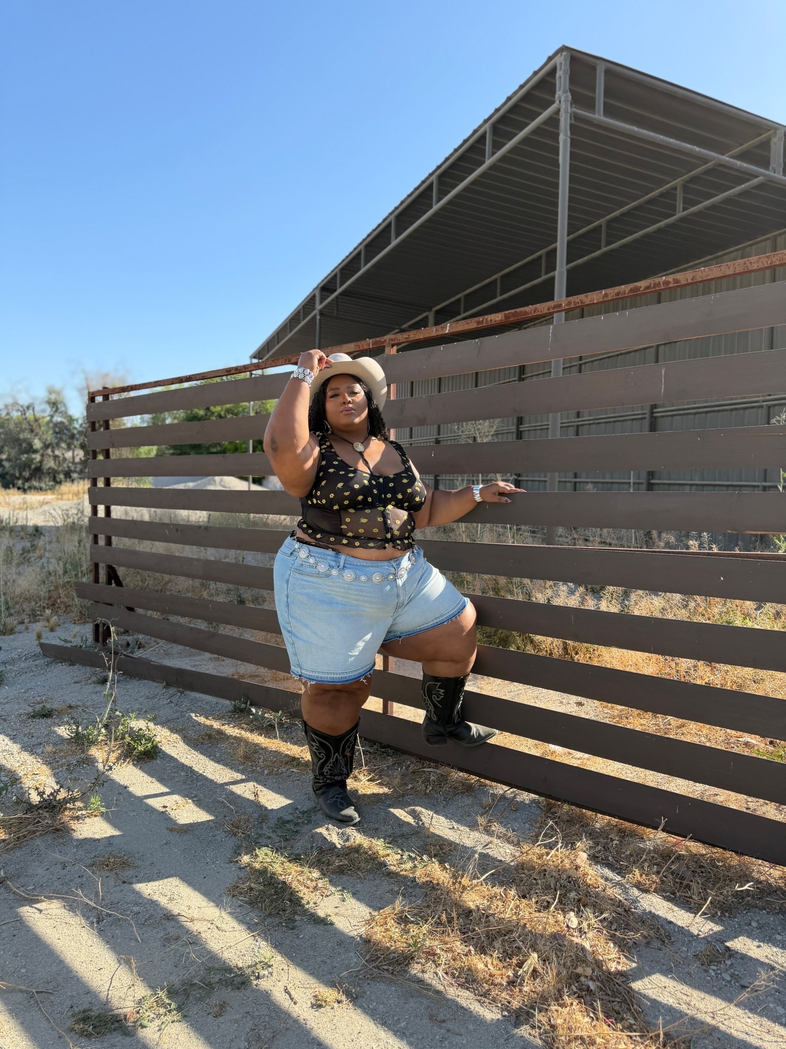 Young hearts run free in this lemon moment from @Torrid!!!🍋
