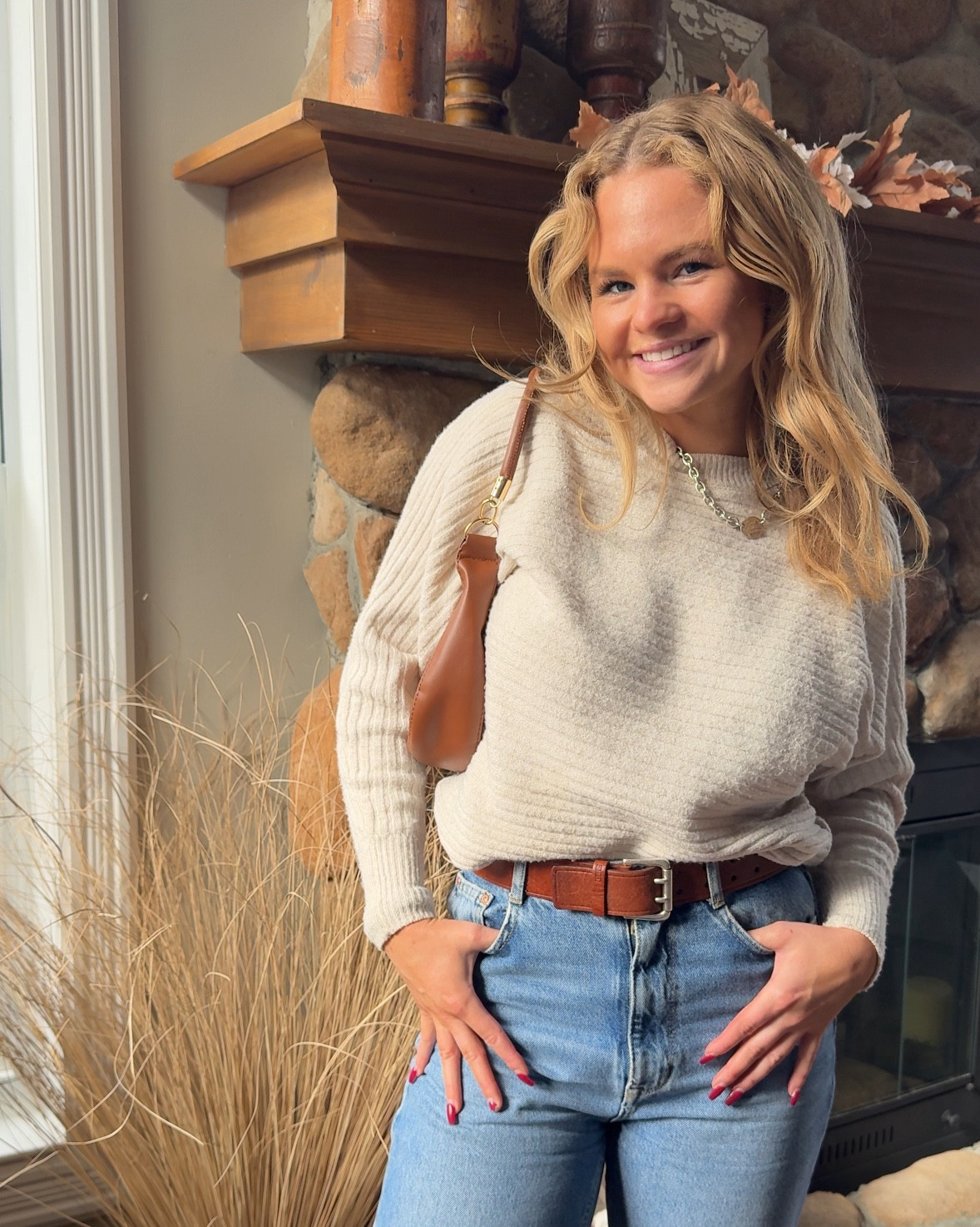 Fall outfit inspo

Brown purse, Ugg slippers, brown belt, ripped jeans, white cropped sweater, Tiffany necklace

#LTKStyleTip #LTKSeasonal #LTKHoliday