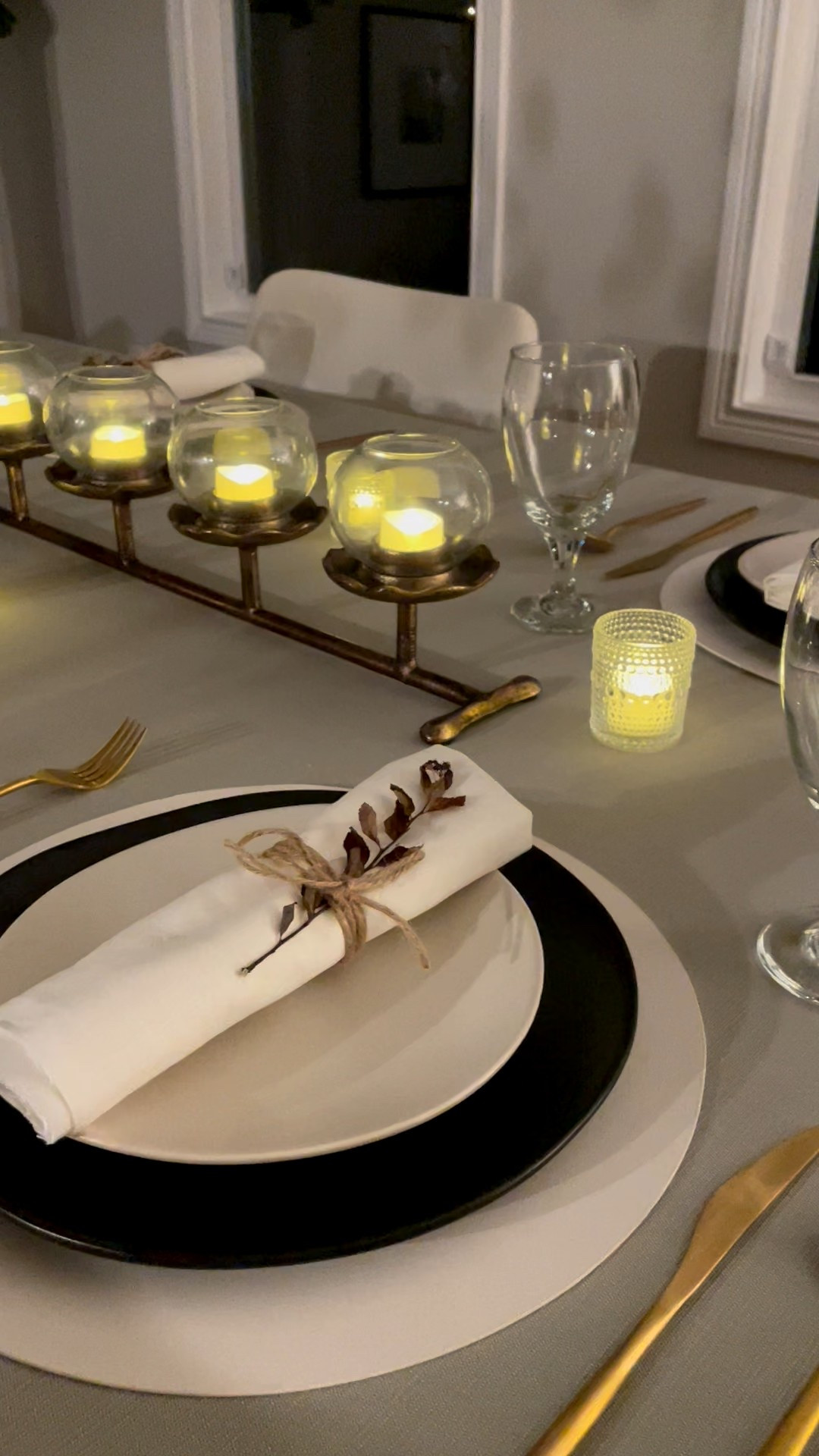 Holiday table setting

#LTKHome #LTKfoodie #LTKHoliday