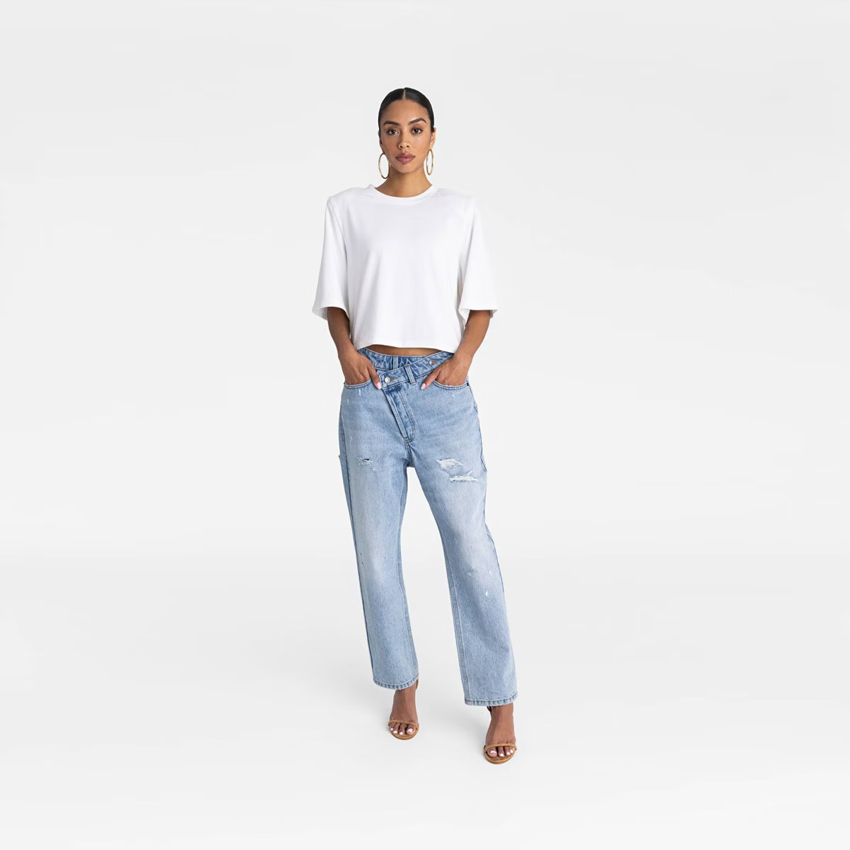 KBB by KAHLANA Women's Mid-Rise Tapered Leg 'The Dylan Jean' - Light Wash | Target