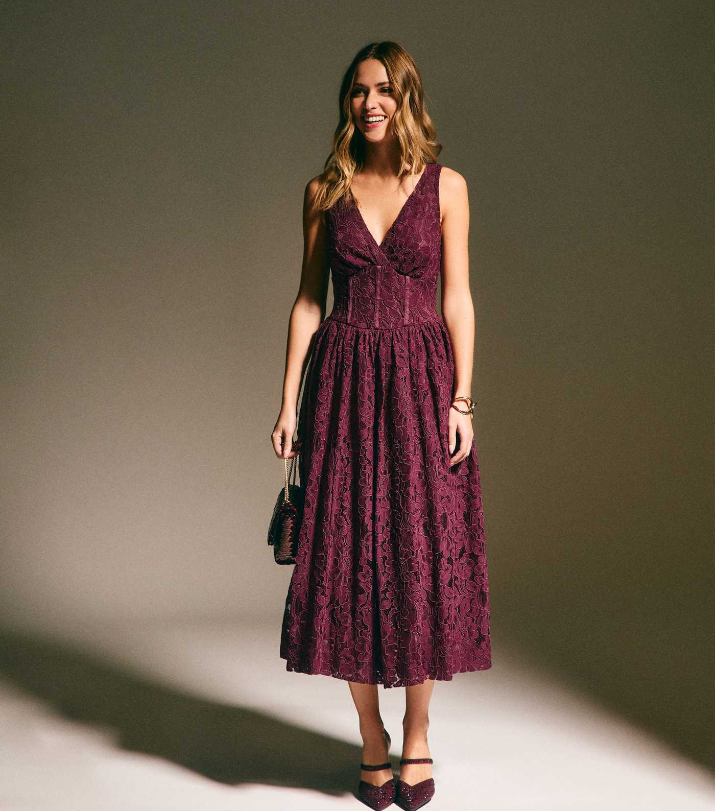 Dark Burgundy Lace Corset Midi Dress | New Look | New Look (UK)