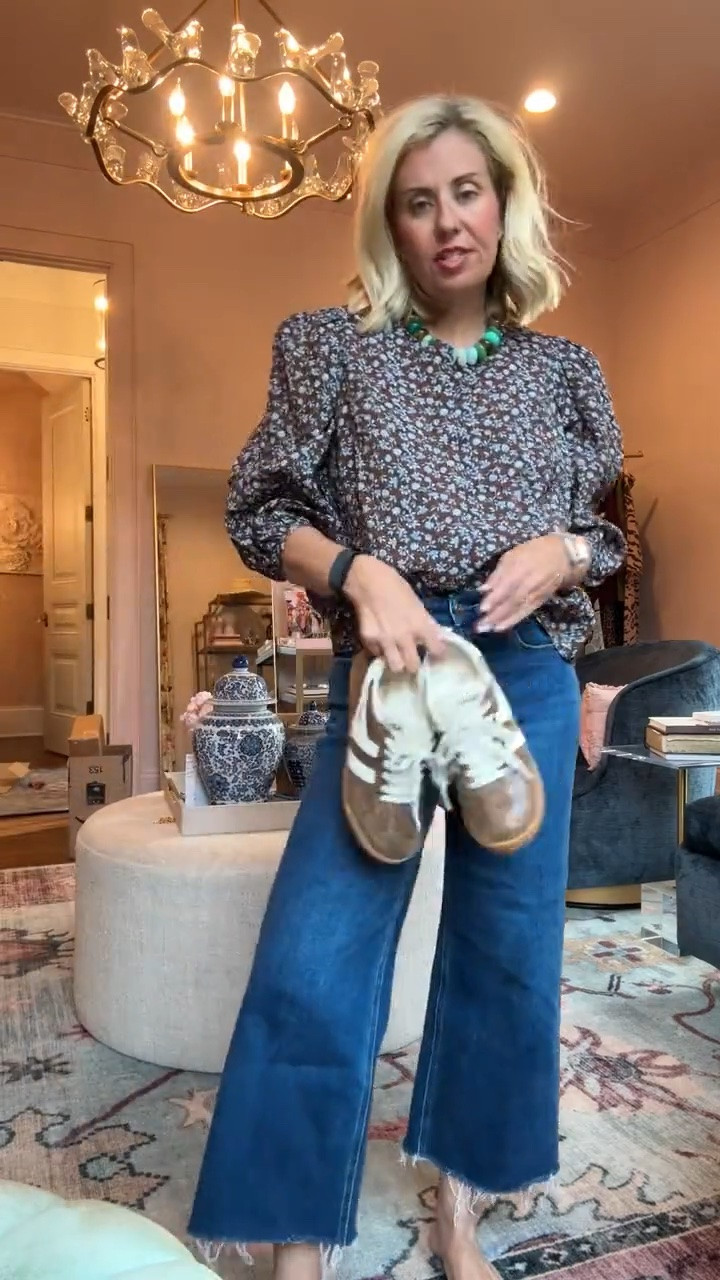 Wally World is crushing it with their new brand Scenario…obsessed! 
Top - xs 
Jeans - 26P
Sneakers - 8 tts 
Slides - 8 (wide so size down)

#LTKdayinmylife #LTKootd #LTKmomlife