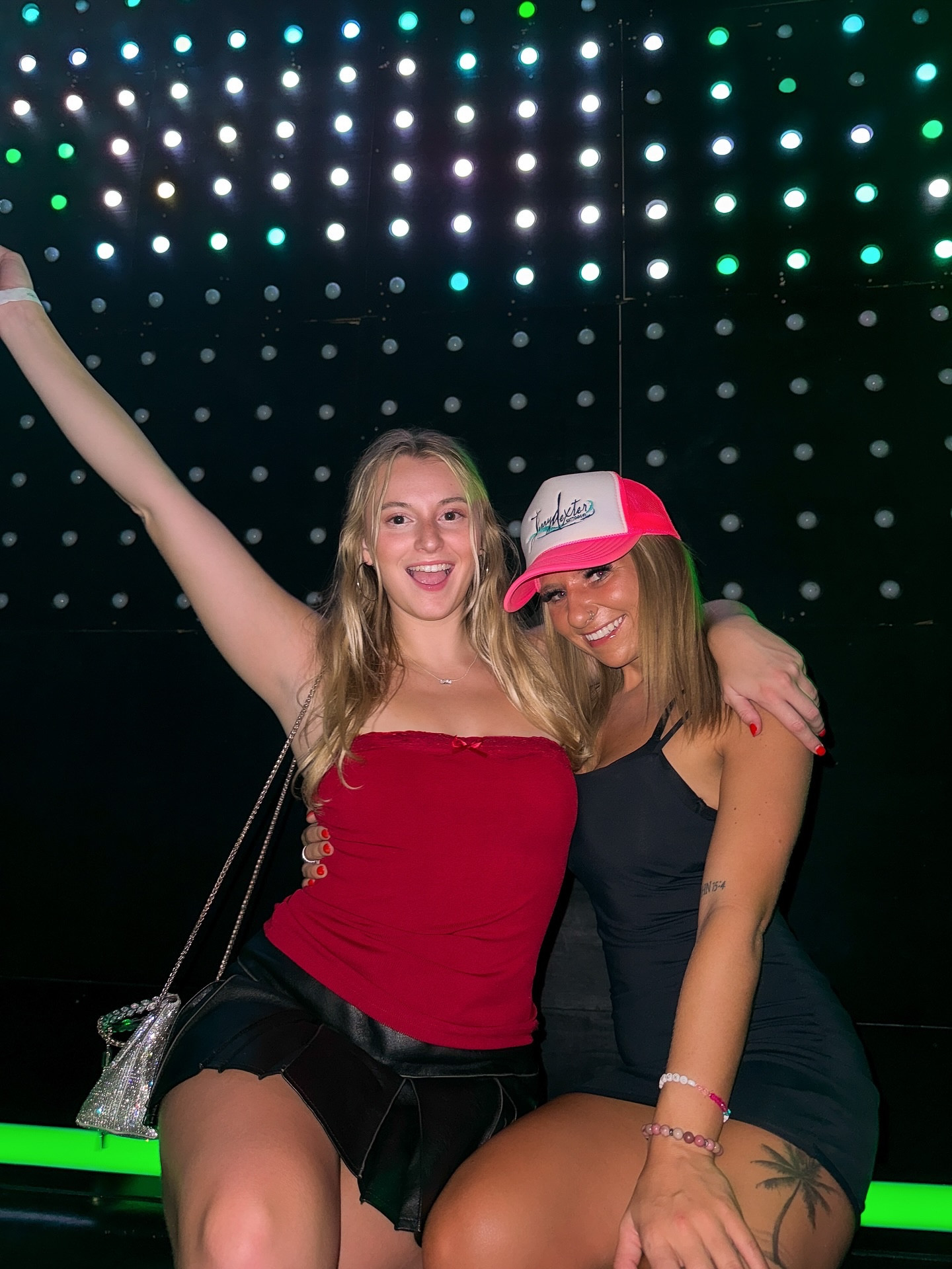 The first entry to my new collection: 365 party girl🥳💚

#LTKParties #LTKFindsUnder100 #LTKStyleTip