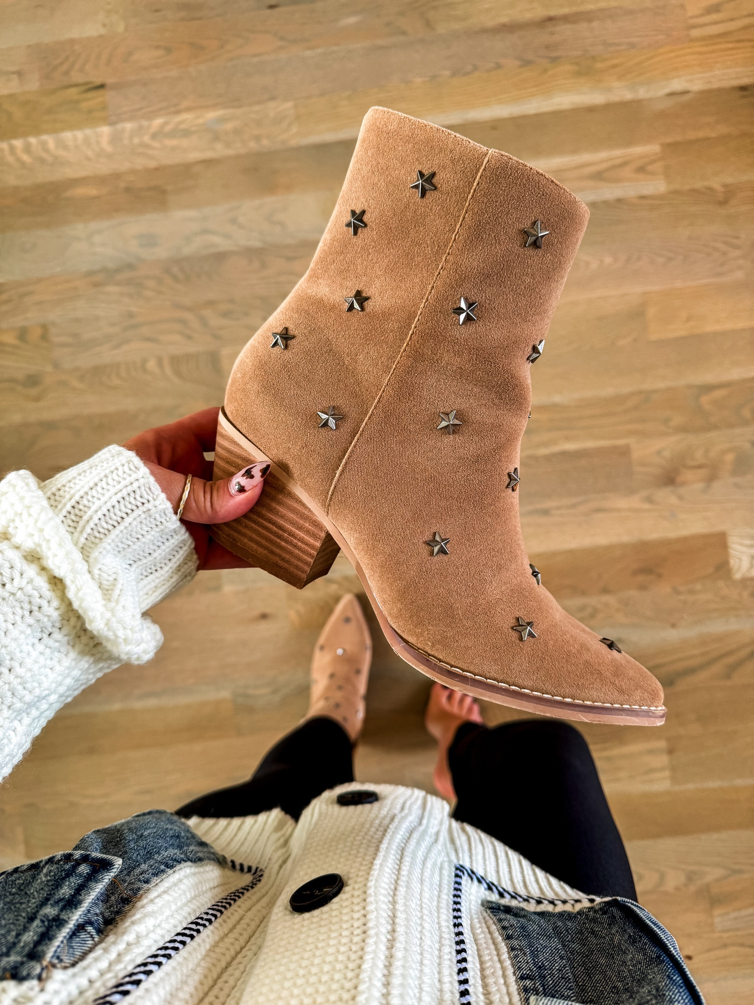 My love for these booties is legit!

#fallboots #booties #fallfashion

#LTKFindsUnder100 #LTKShoeCrush #LTKStyleTip