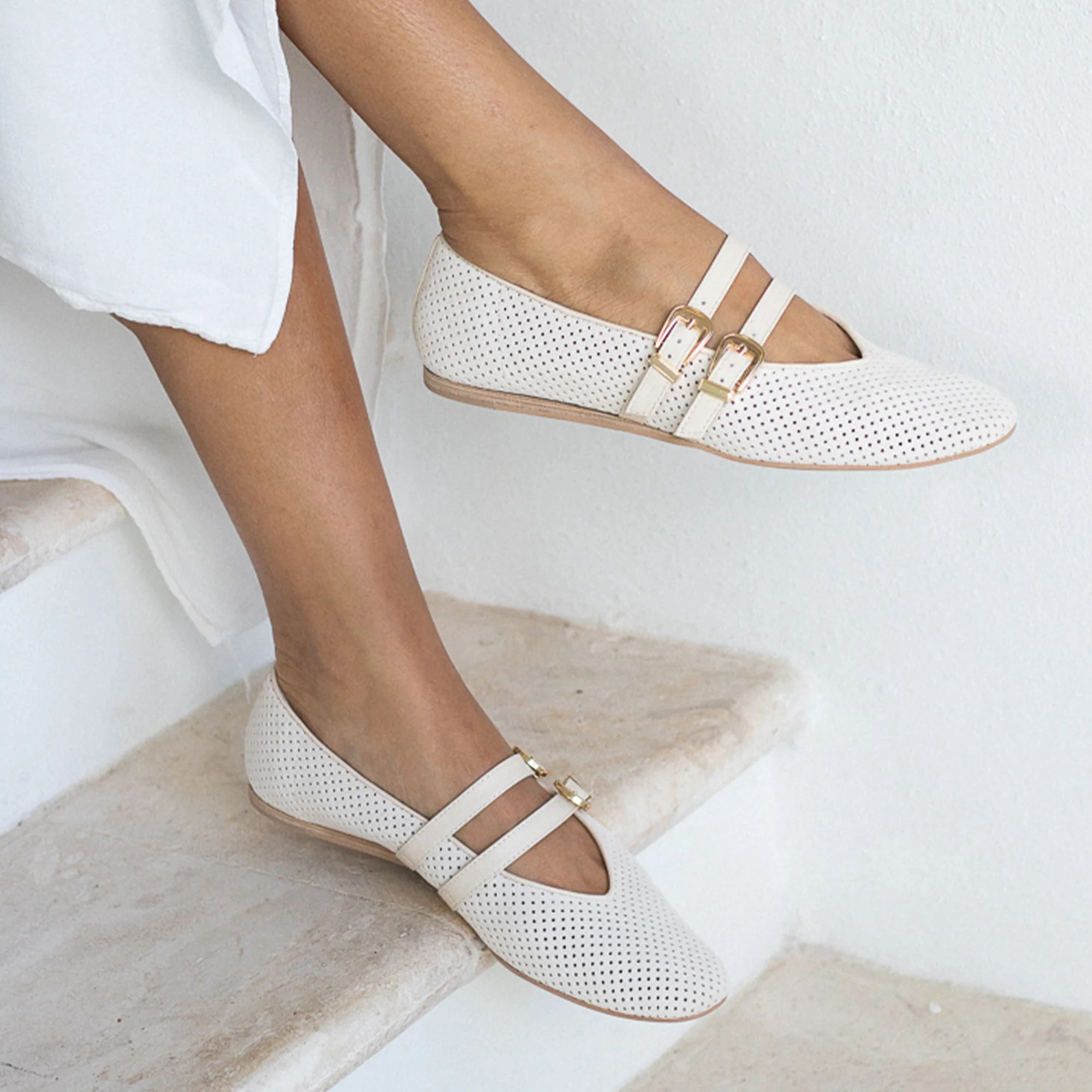 BAYLEE BALLET FLATS BONE PERFORATED SUEDE | DolceVita.com