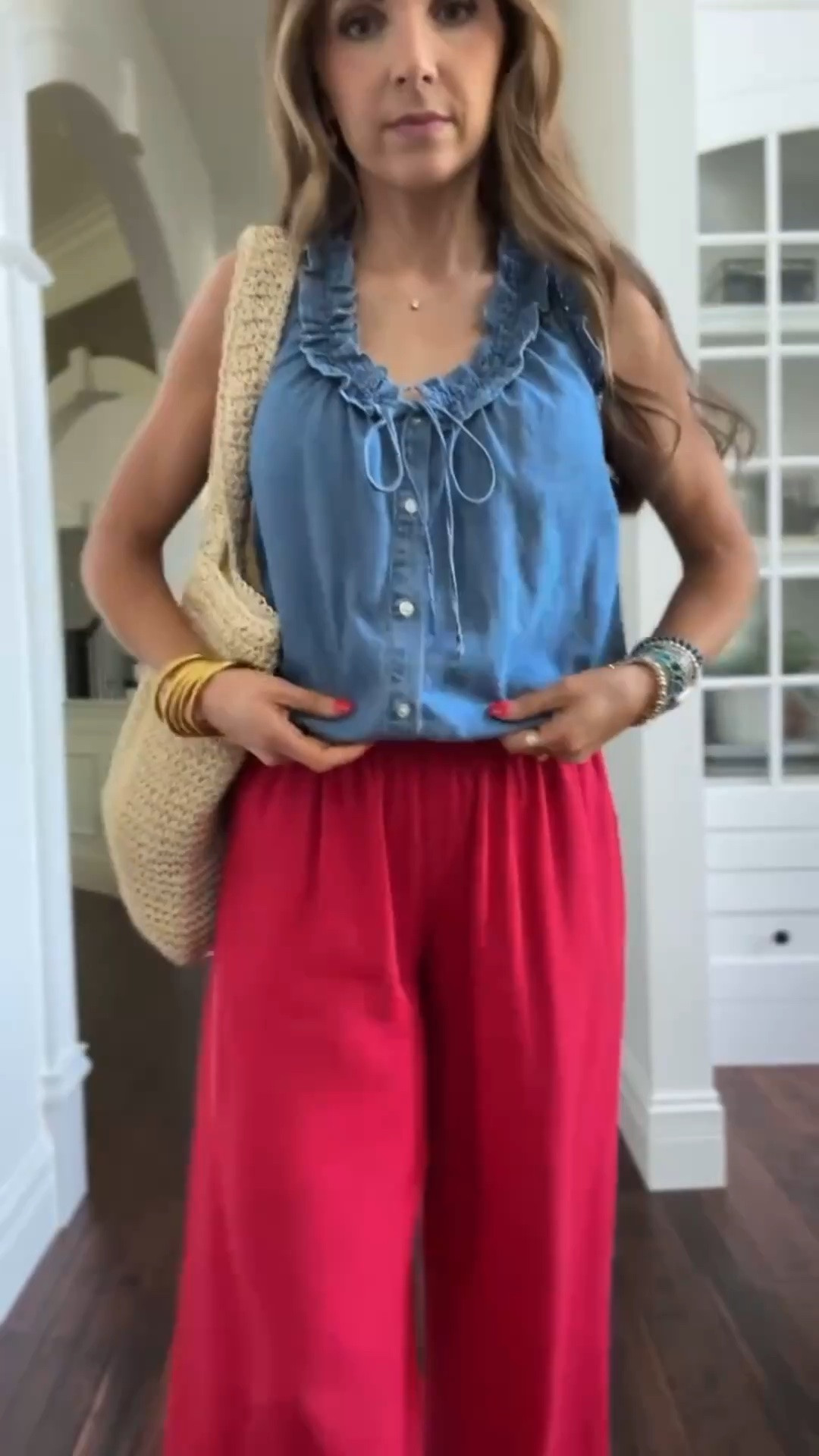 The details on this denim top 😍 wearing a small