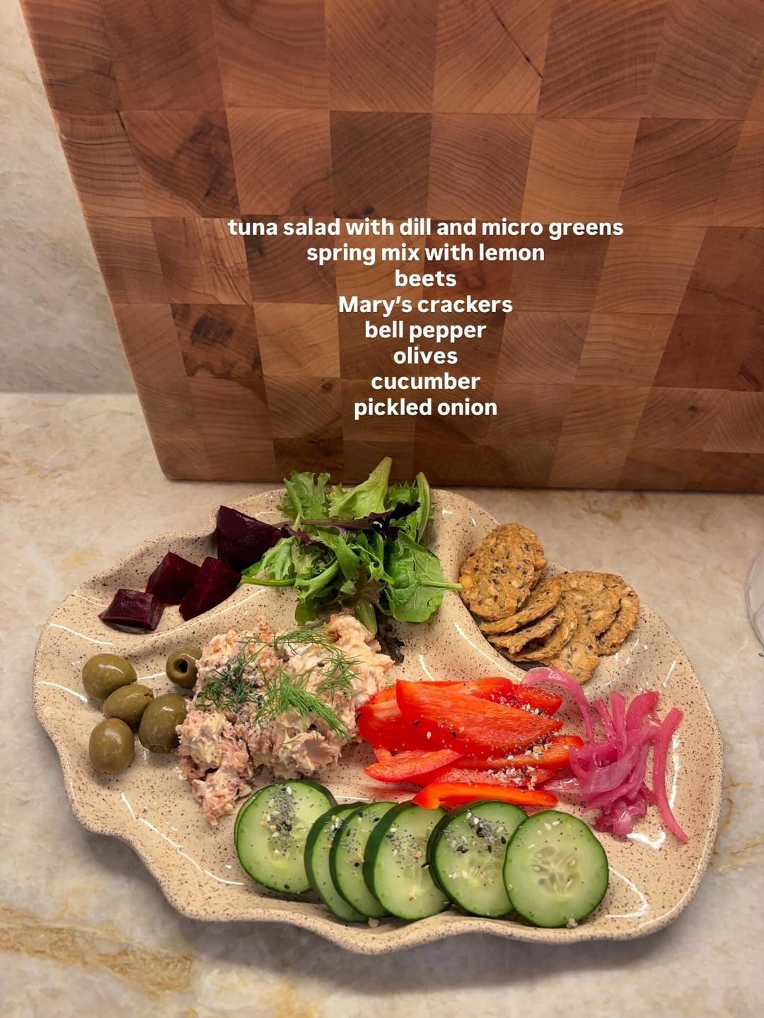 Sharing a week of meals over on my IG! How gorgeous is this plate? 🥙🥗🍳🥞🥑🍎🍋🥝🥩🥦

#LTKfoodie #LTKdayinmylife #LTKHome