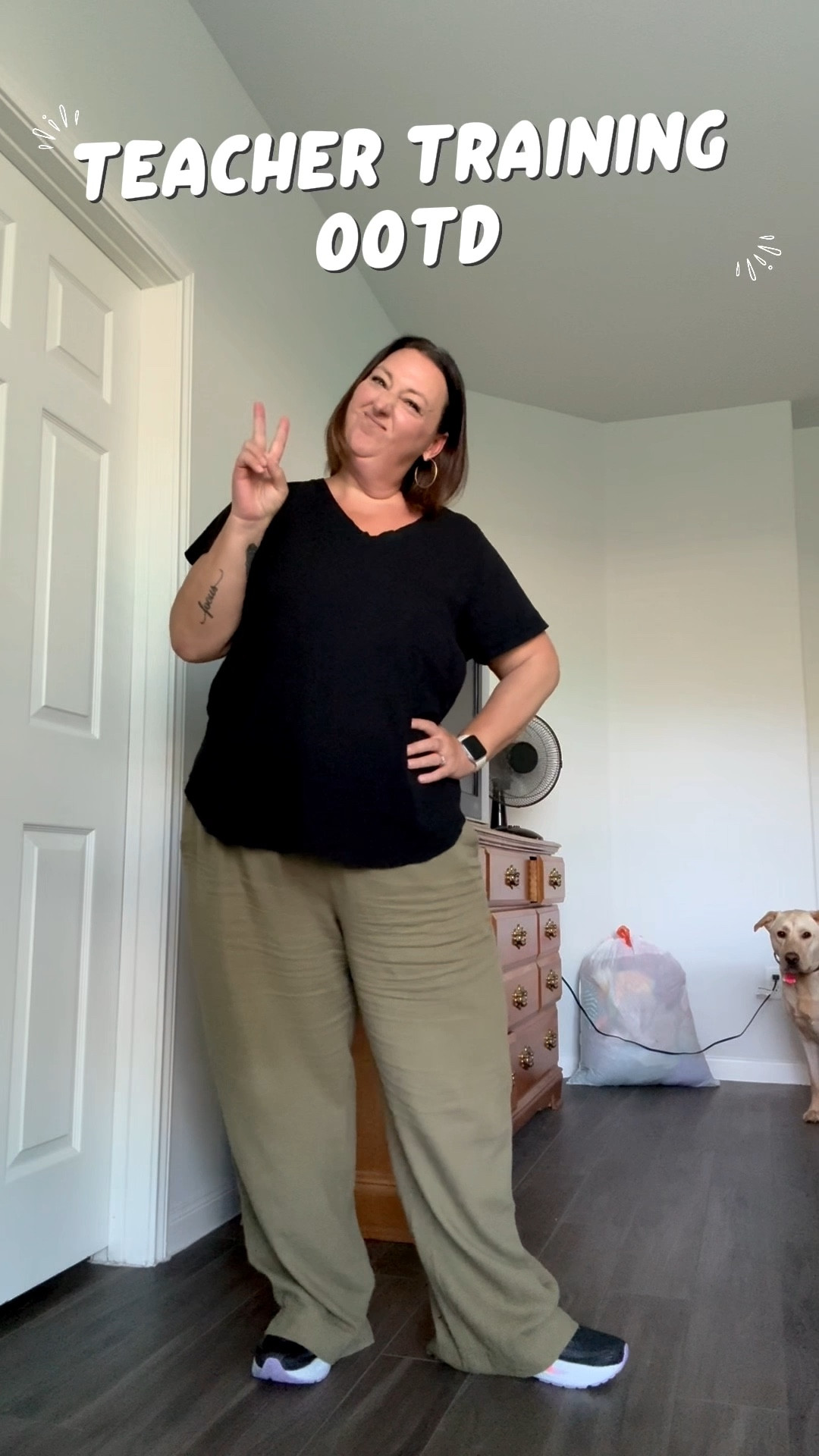 Teacher training uniform: linen pants because I’m professional, sneakers because I’m realistic! XL in everything  
Everything’s linked for your next comfy-cute outfit ➡️ #LTKTeacherStyle #LTKTeacherOutfit 