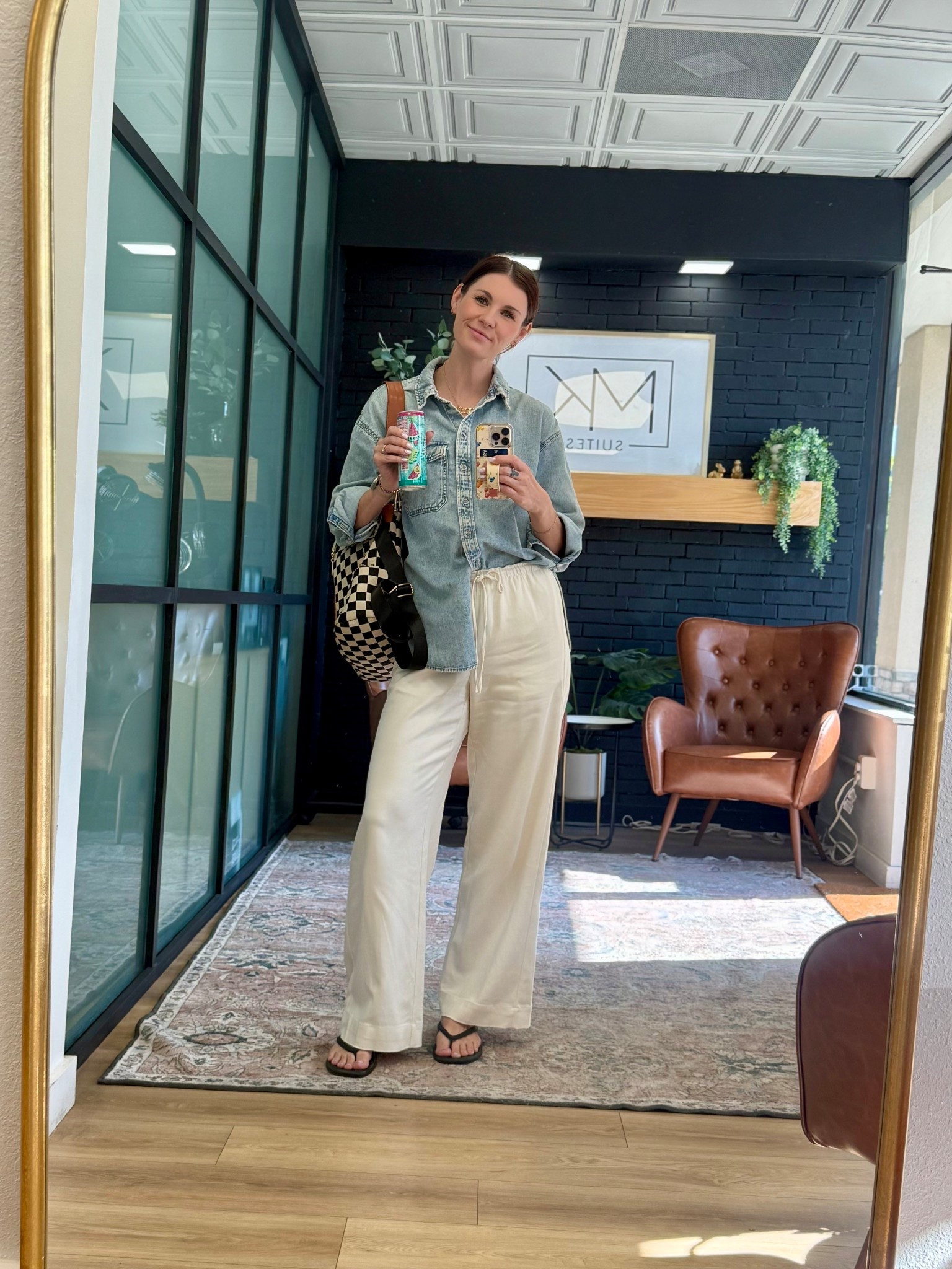 This combo is my go to for comfy but still chic - these pants look expensive and they’re @Target 

Casual mom style | trendy mom look | comfy but chic outfit of the day | denim top | spring mommin outfit | target style | target fashion | target finds | chic mom style | millennial mom style 

#LTKootd #LTKgrwm #LTKSaleAlert