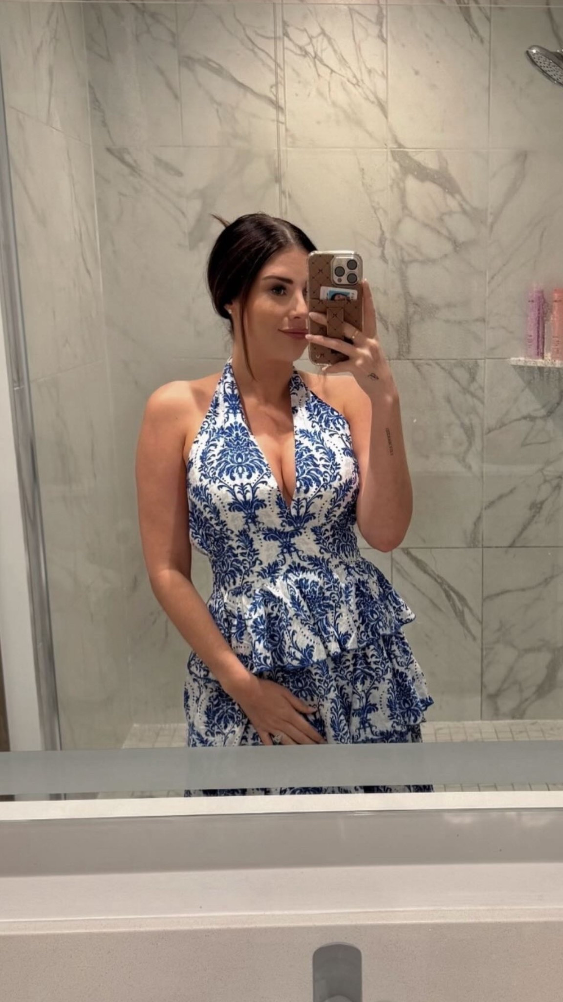 This dress is so flattering & perfect for summer 😍 #Vici 

#LTKFindsUnder100 #LTKSummerEdit