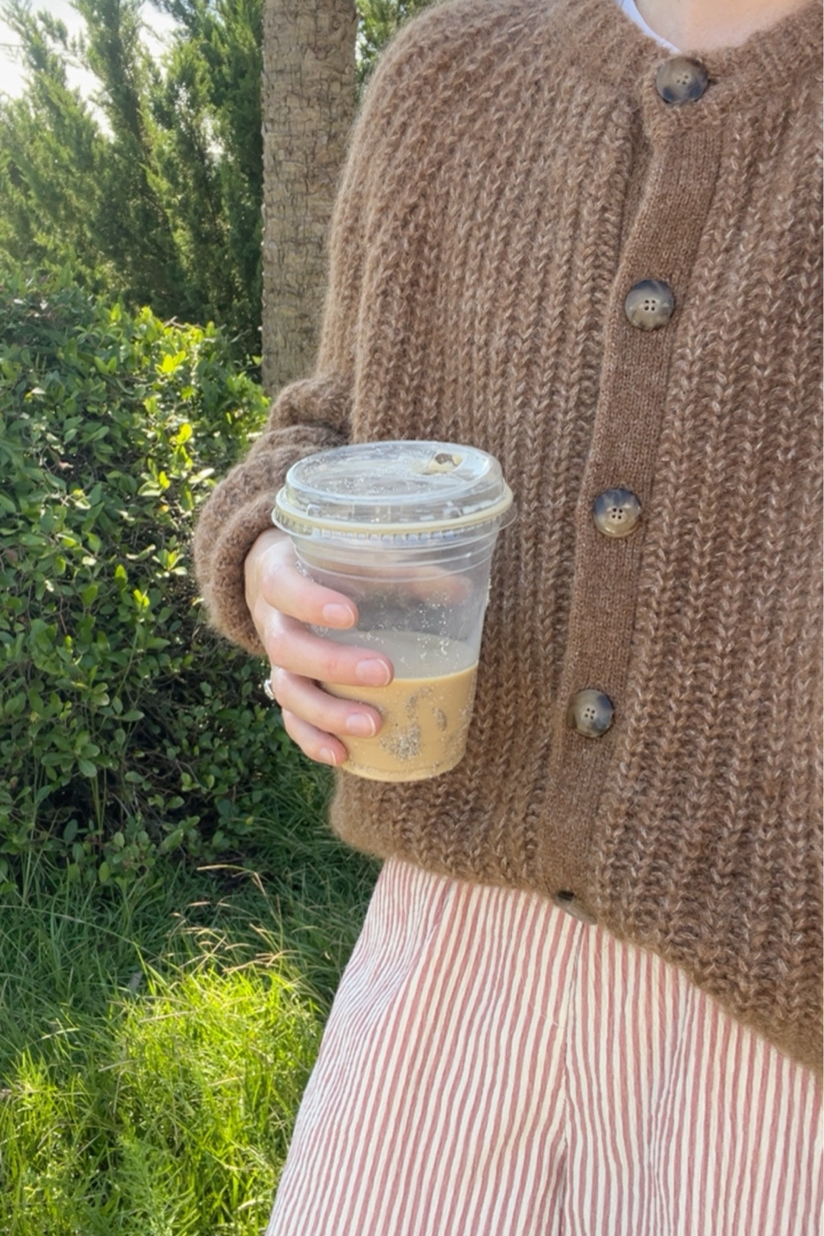 The iconic cardigan coming out to play during these fall mornings! 🫶🏼 wearing size small. 