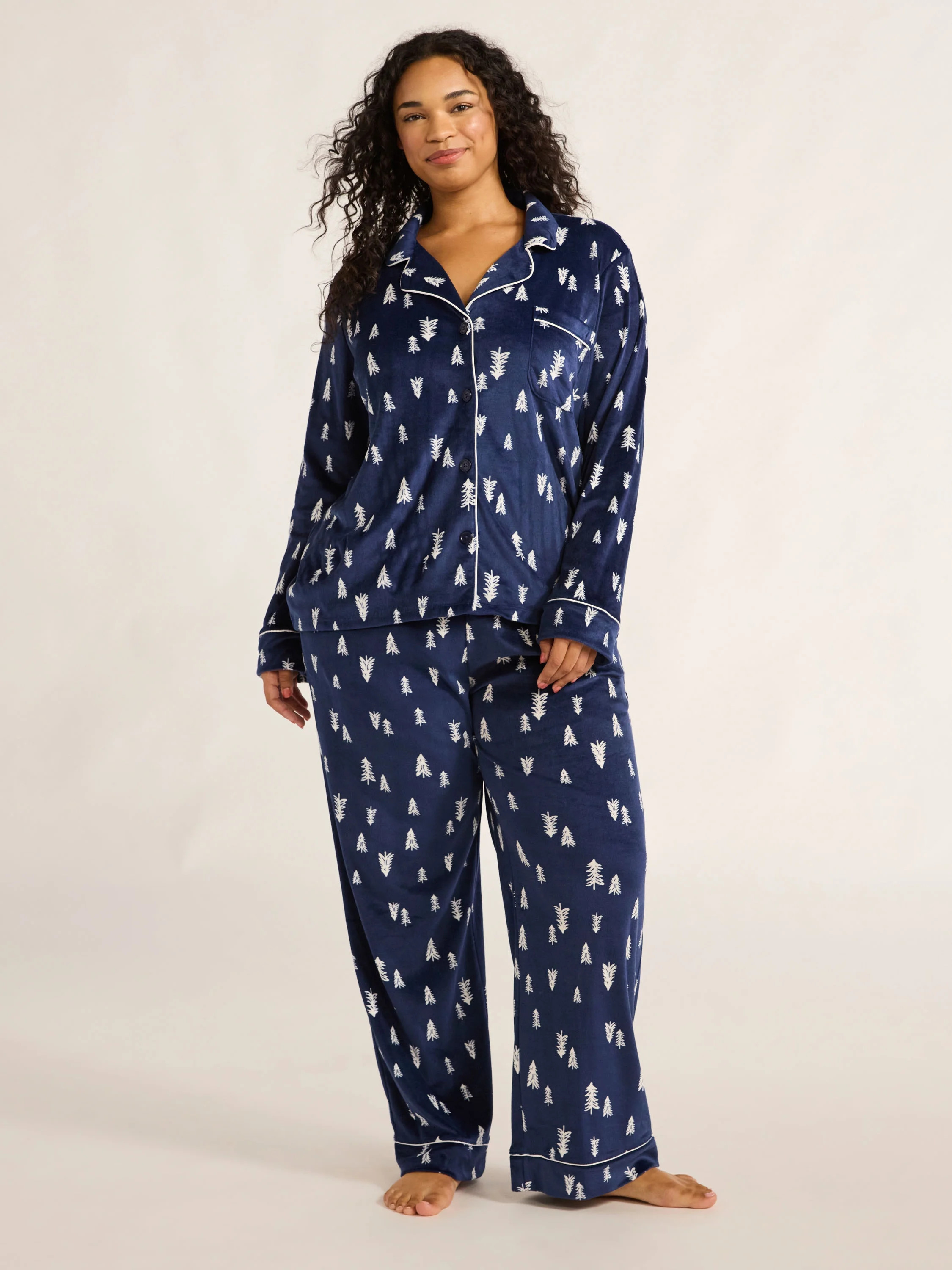 Joyspun Women's Velour Notch Collar Top and Pants Pajama Set, 2-Piece, Sizes S-3X | Walmart (US)