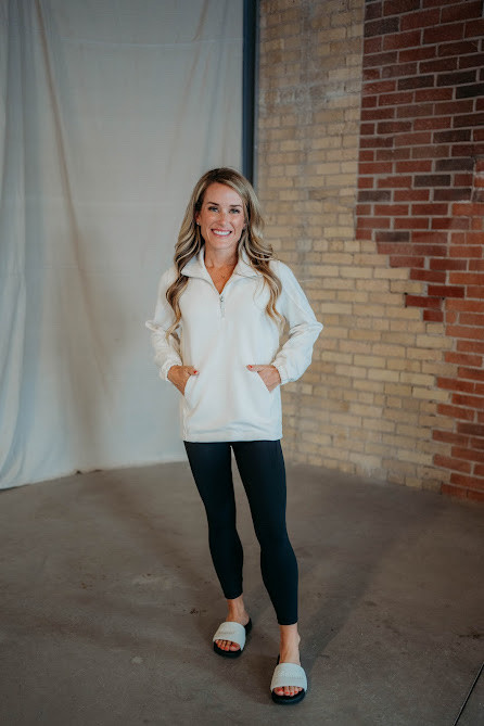 Fall outfits

fall fashion  casual outfit  sweater  fall trends  joggers  lululemon fashion  sweatshirt  fall transitional outfits  activewear  athlesiure  cozy outfits  belt bag

#LTKStyleTip #LTKSeasonal #LTKActive