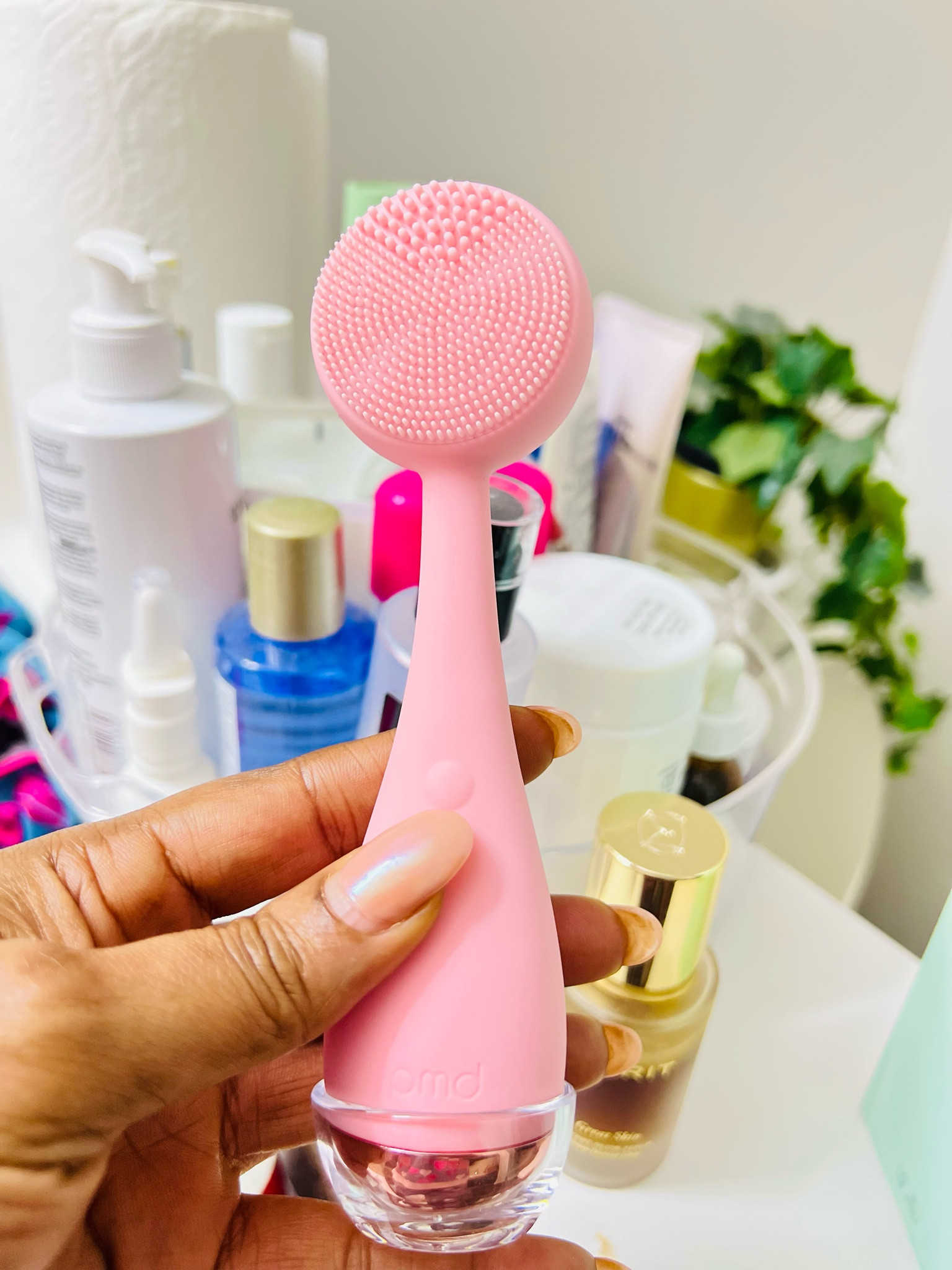 Favourite skincare tool at the moment so gentle and slightly relaxing 

#LTKGiftGuide #LTKbeauty