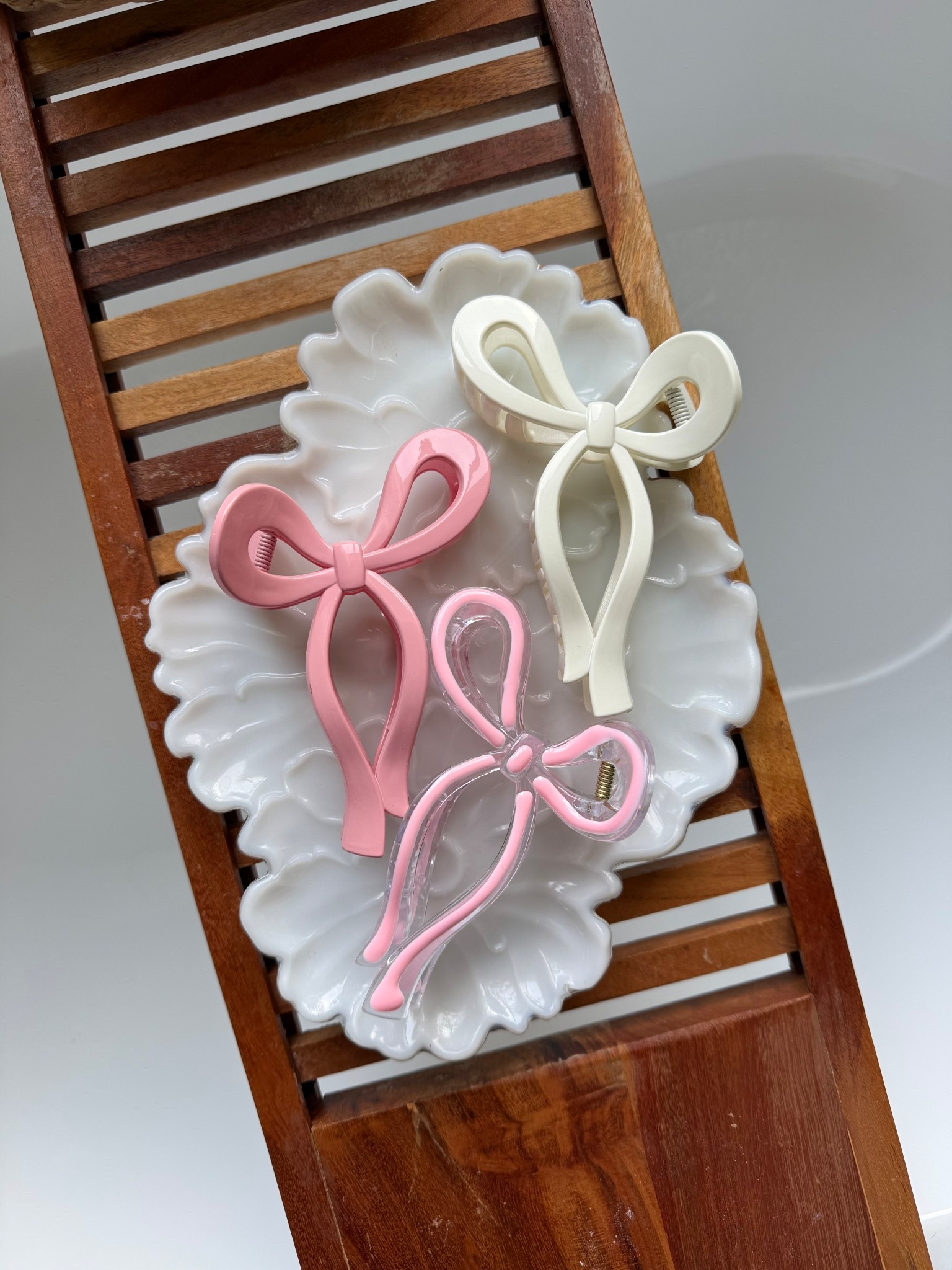 The perfect set of pink bow claw clips from Amazon. Would be absolutely adorable for Valentine’s Day! 

#LTKFindsUnder50 #LTKBeauty #LTKselfcare