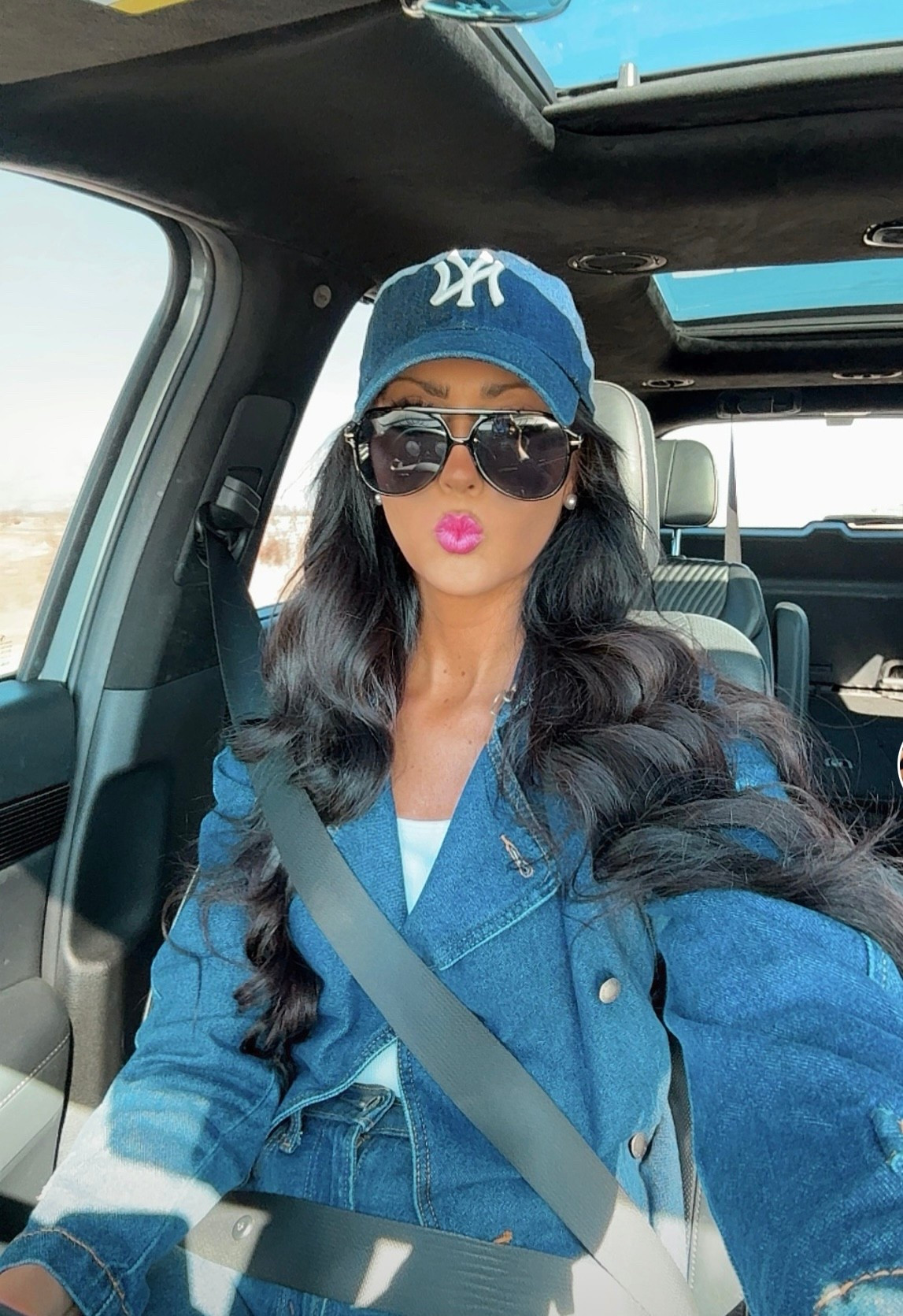 OOTD💙🤍💙

#LTKootd #LTKOver40 #LTKmomlife