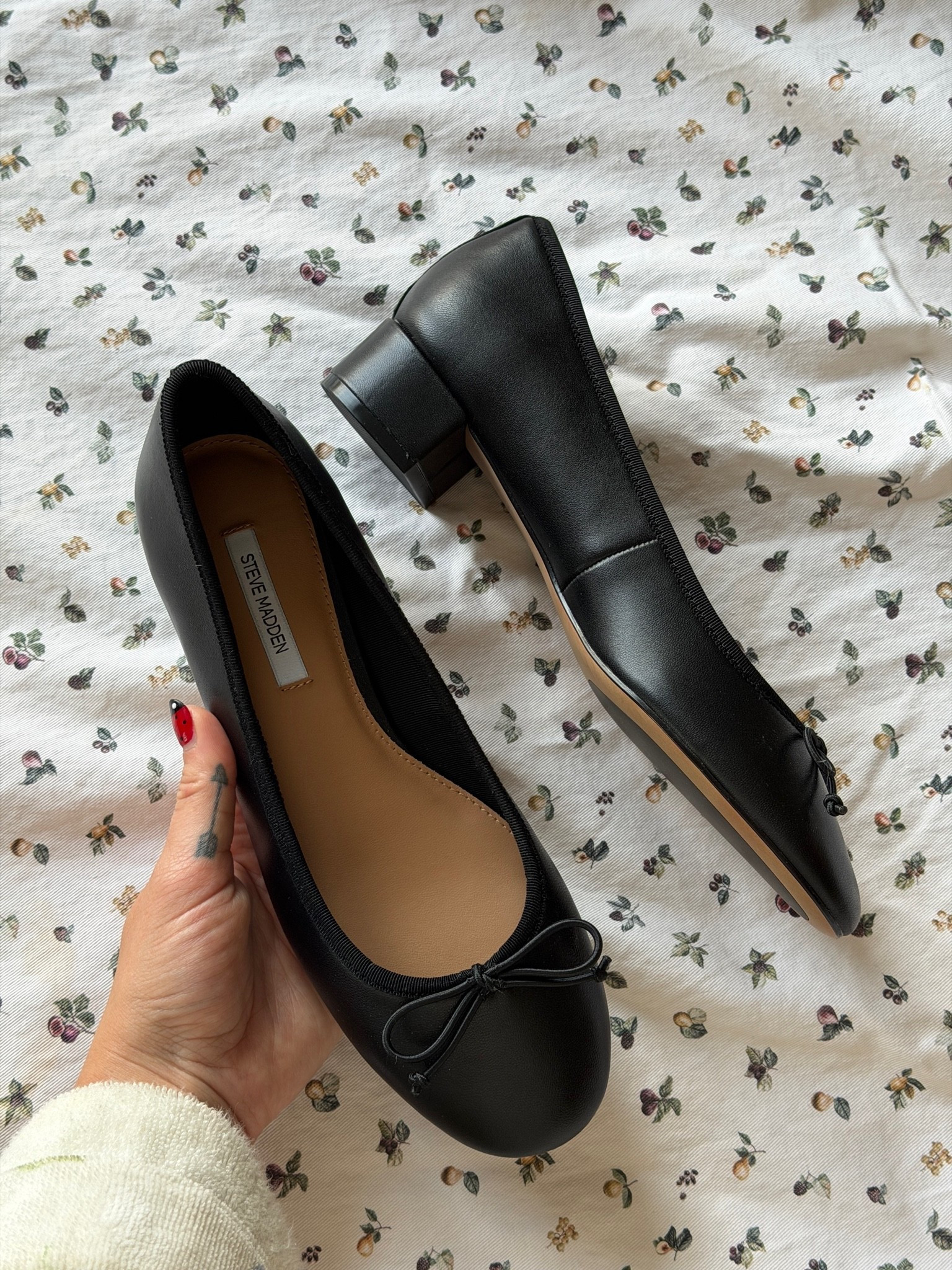 Black leather helped ballet flats

#LTKMidsize #LTKSeasonal #LTKWorkwear
