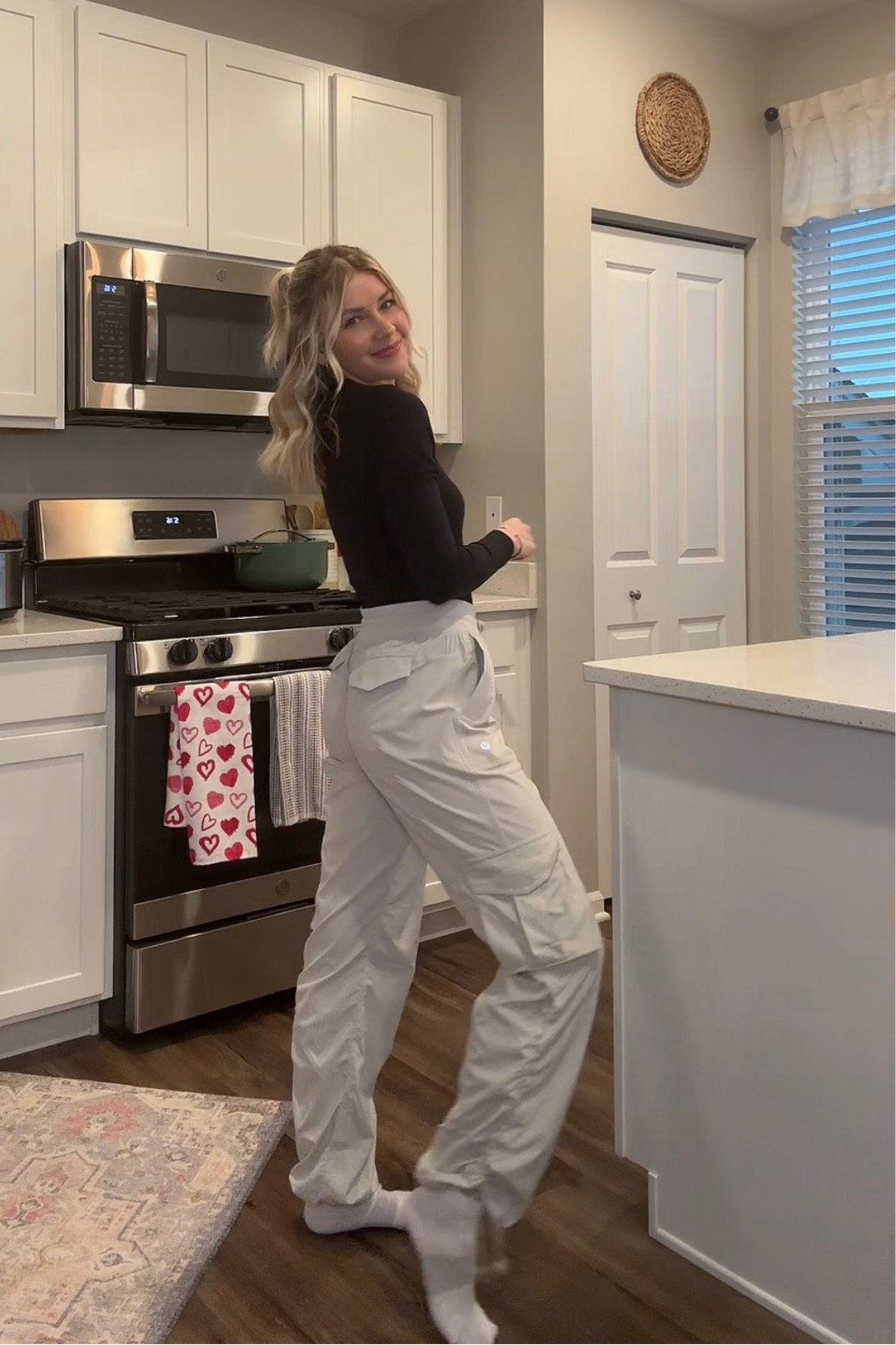 Cargo pants run big (wearing xs)