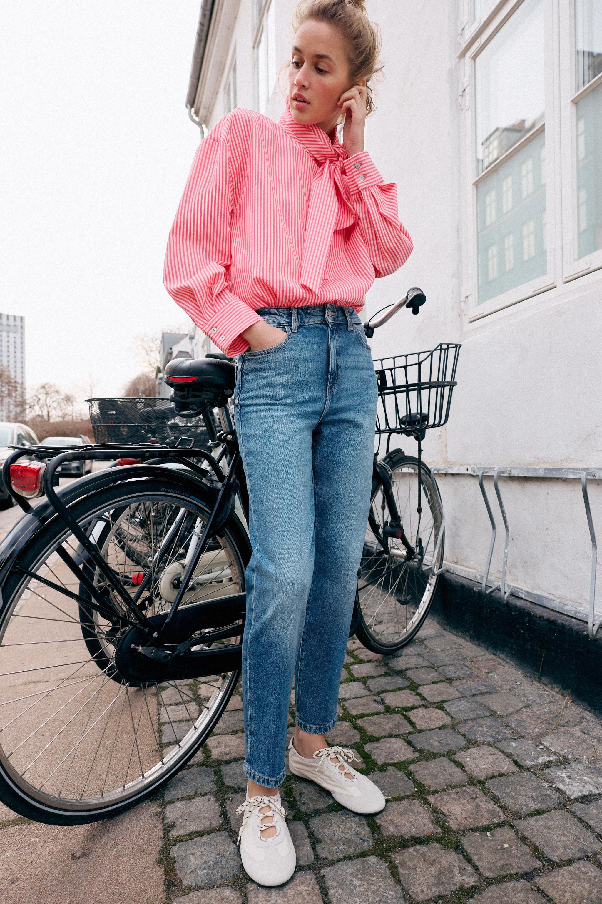 Z1975 HIGH-WAIST MOM FIT JEANS WITH PRESSED CREASE | Zara US