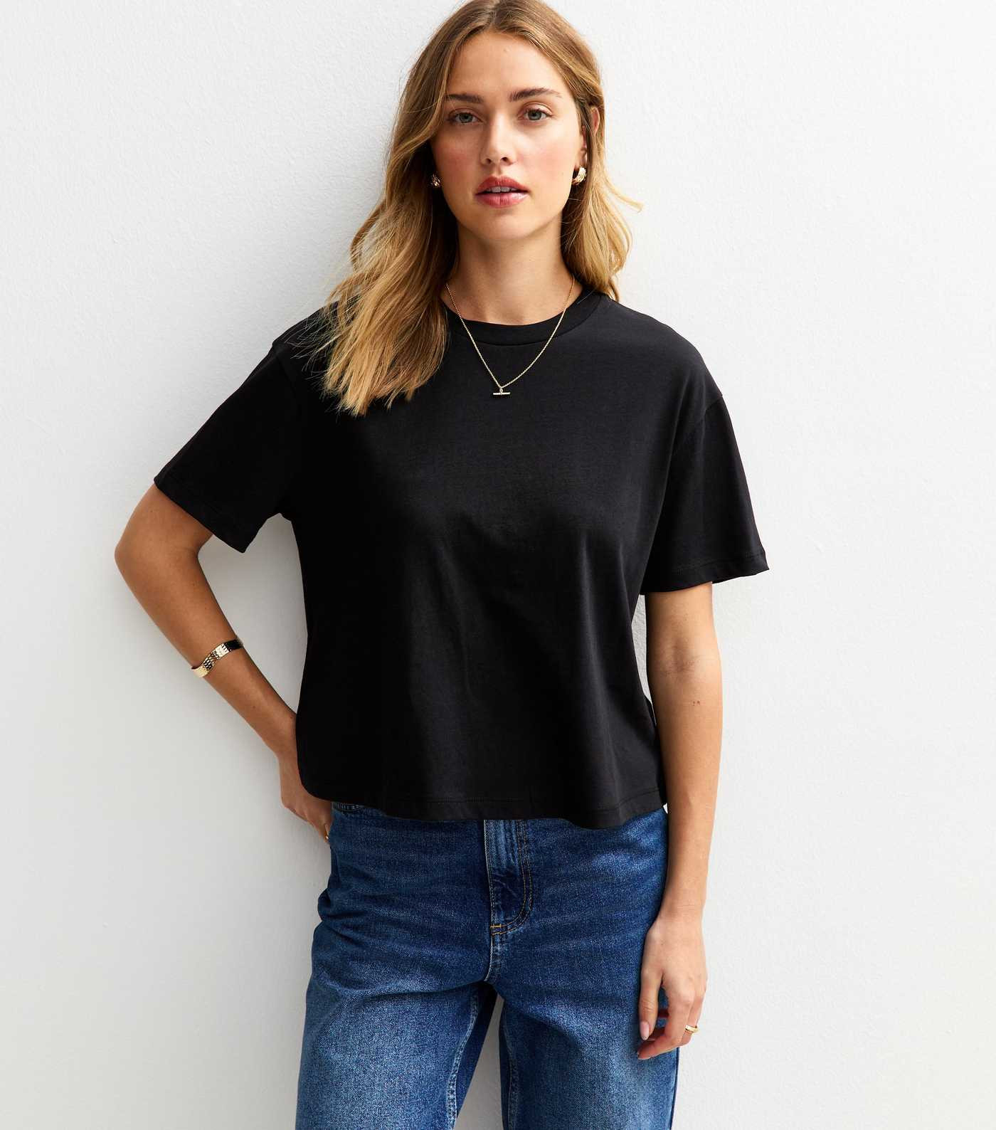 Black Boxy Fit T-Shirt | New Look | New Look (UK)