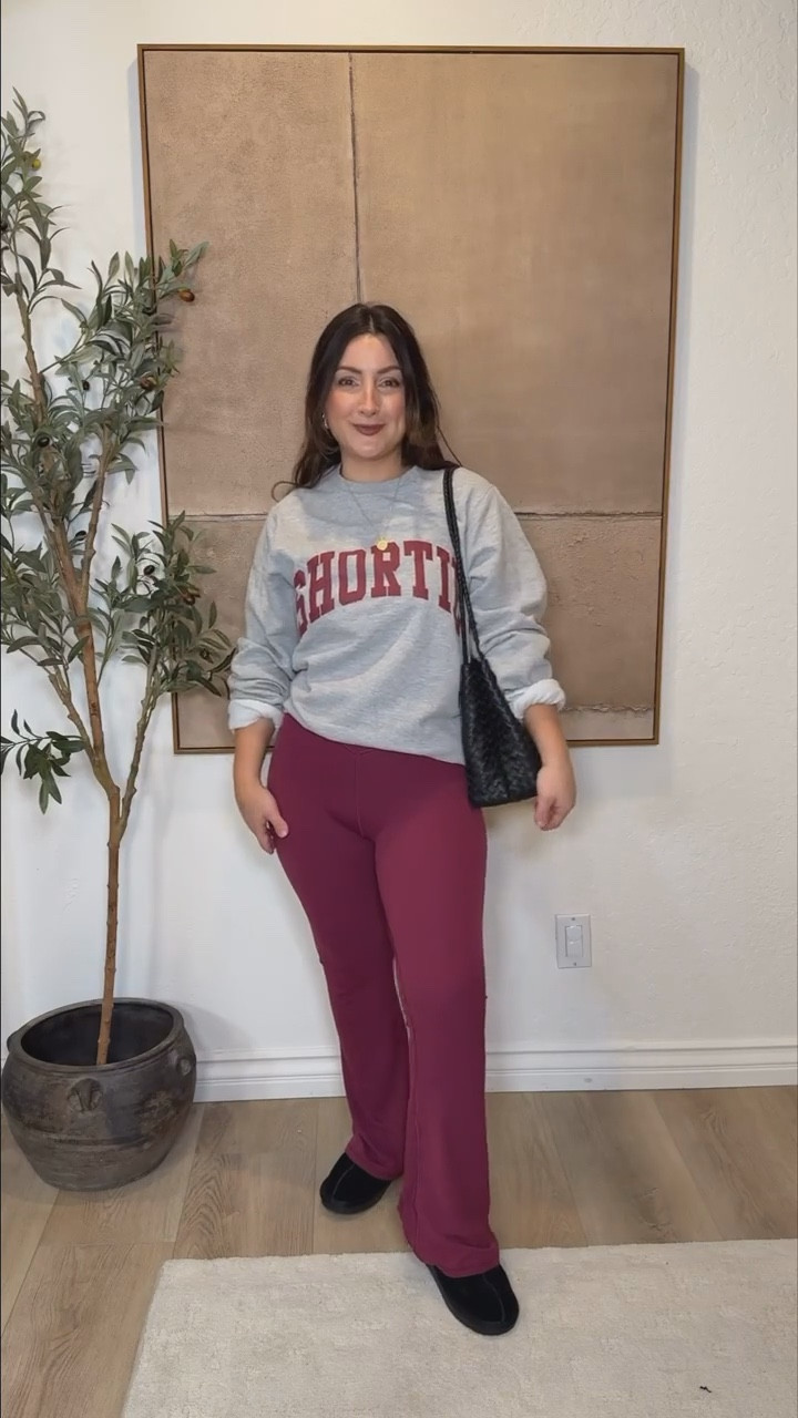 Shortie crewneck sweatshirt size medium
White tee size small
Crossover yoga pants size small 28in inseam 

(5'0" 140lbs)


#LTKStyleTip #LTKPetite #LTKActive