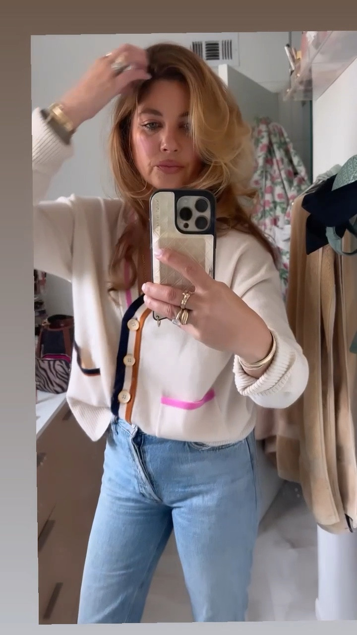 Cardigan, straight leg jeans, Gucci loafers, hot rollers 

This cardigan is super soft cashmere and I love pairing it with straight leg jeans and loafers for a classic look👓⚡️
Use BEAUTYPROFESSORT320 for 20% off my hot rollers  

#LTKFind #LTKstyletip #LTKbeauty