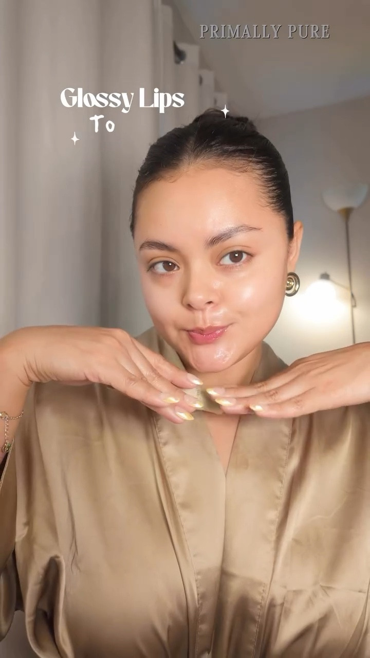 Simple skincare routine with just 4 products 💛

That’s why I like @primallypure because their products give me that instant glow and my skin looks bouncier than ever before.

#primallypure #primallypurepartner #skincare#skincareproducts #glowyskin #skin