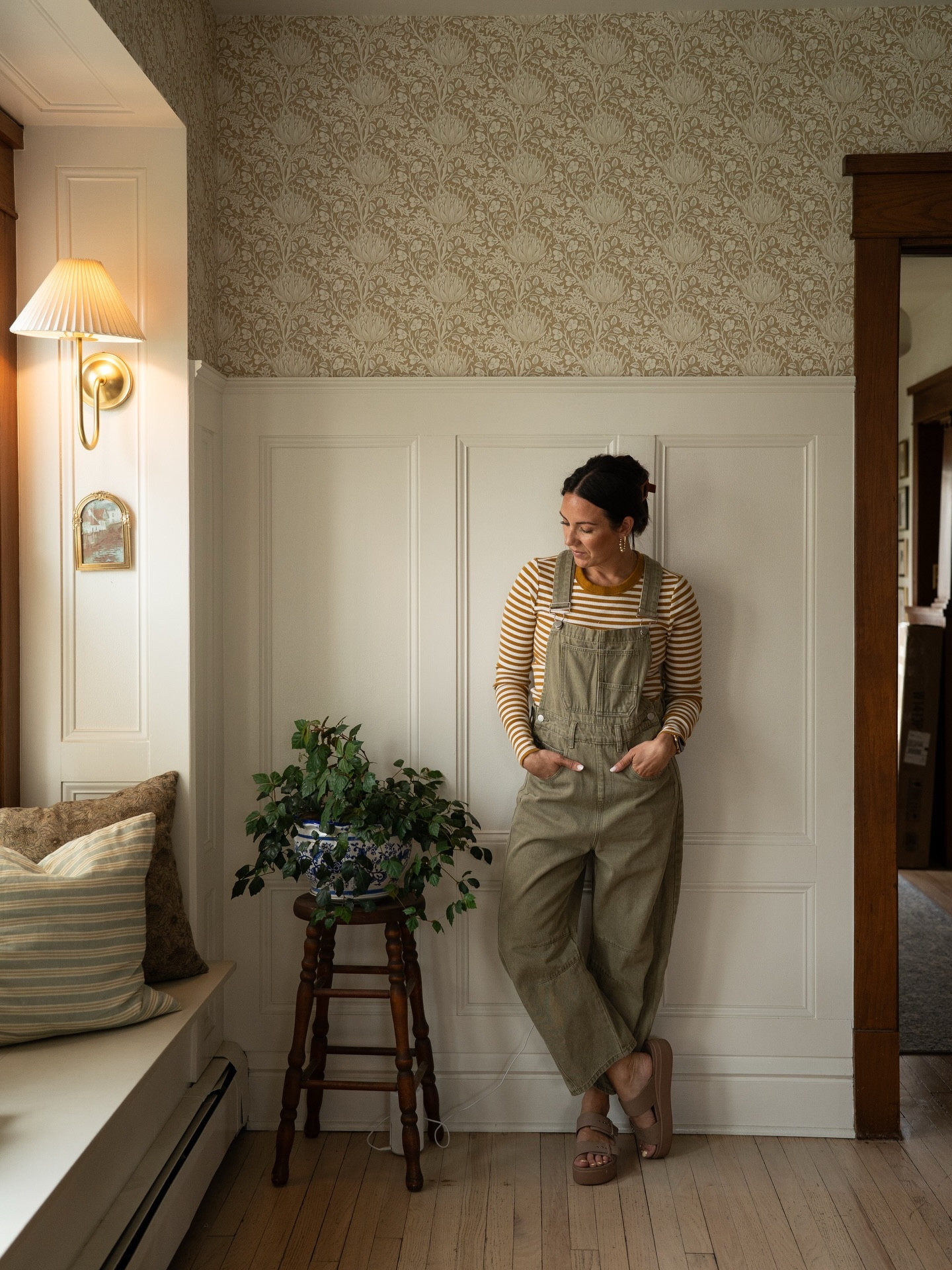I got to work in the greenhouse for the first time this weekend and it was glorious! While transplanting an indoor plant is nothing to bat an eye at in the grand scheme of things, just working in this space felt so good for my soul. 

And I wore some of my most favorite overalls while doing it! Comment SHOP below to get these overalls and a few other garden favs sent to your DMs!

-

#GreenhouseStyle #GardenFavorites #VintageInspiredHome #LTKHome #SpringGarden