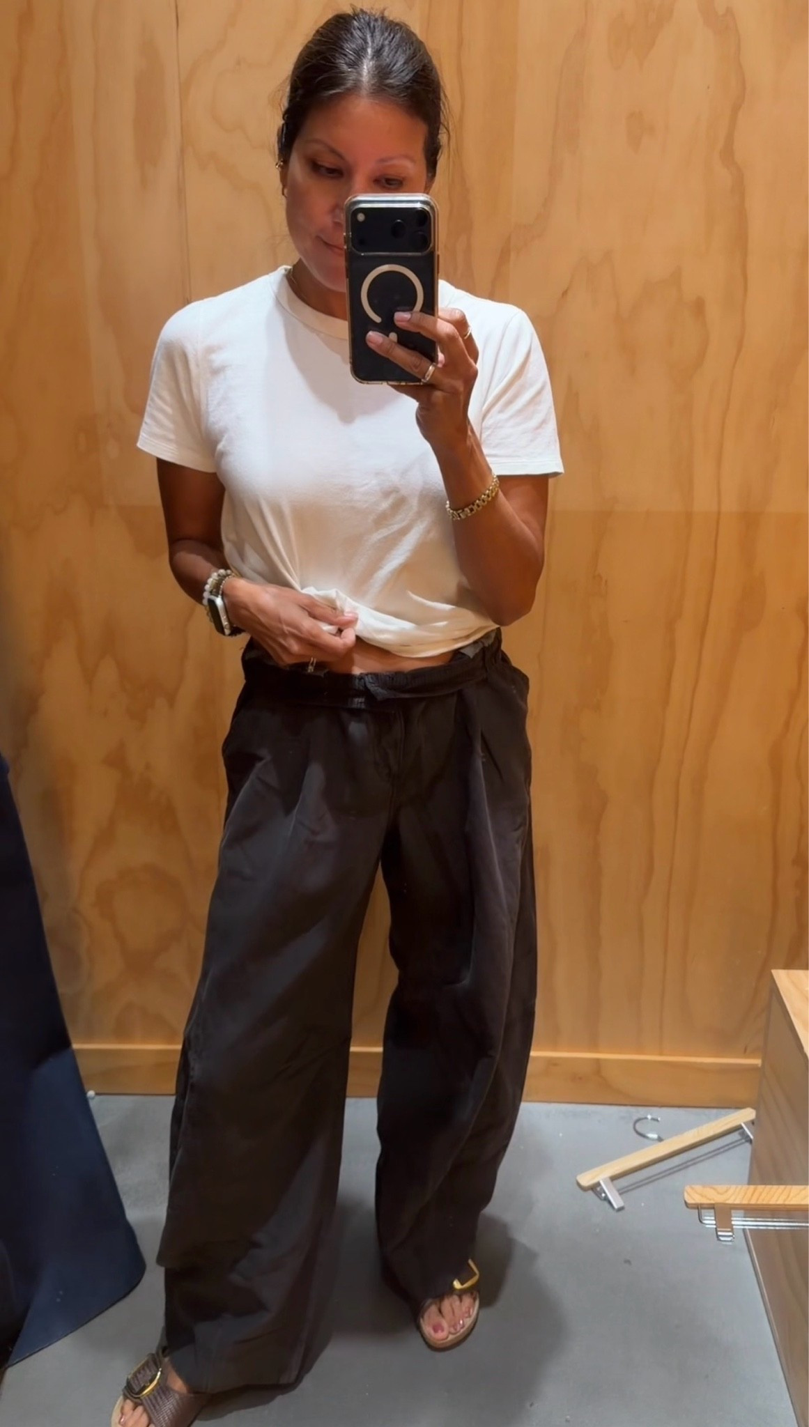 Tried on the baggy balloon pant @Aerie 
Wearing xs.  Could go down one 
Would be cute with a tank top

#LTKPetite #LTKOver40 #LTKSeasonal