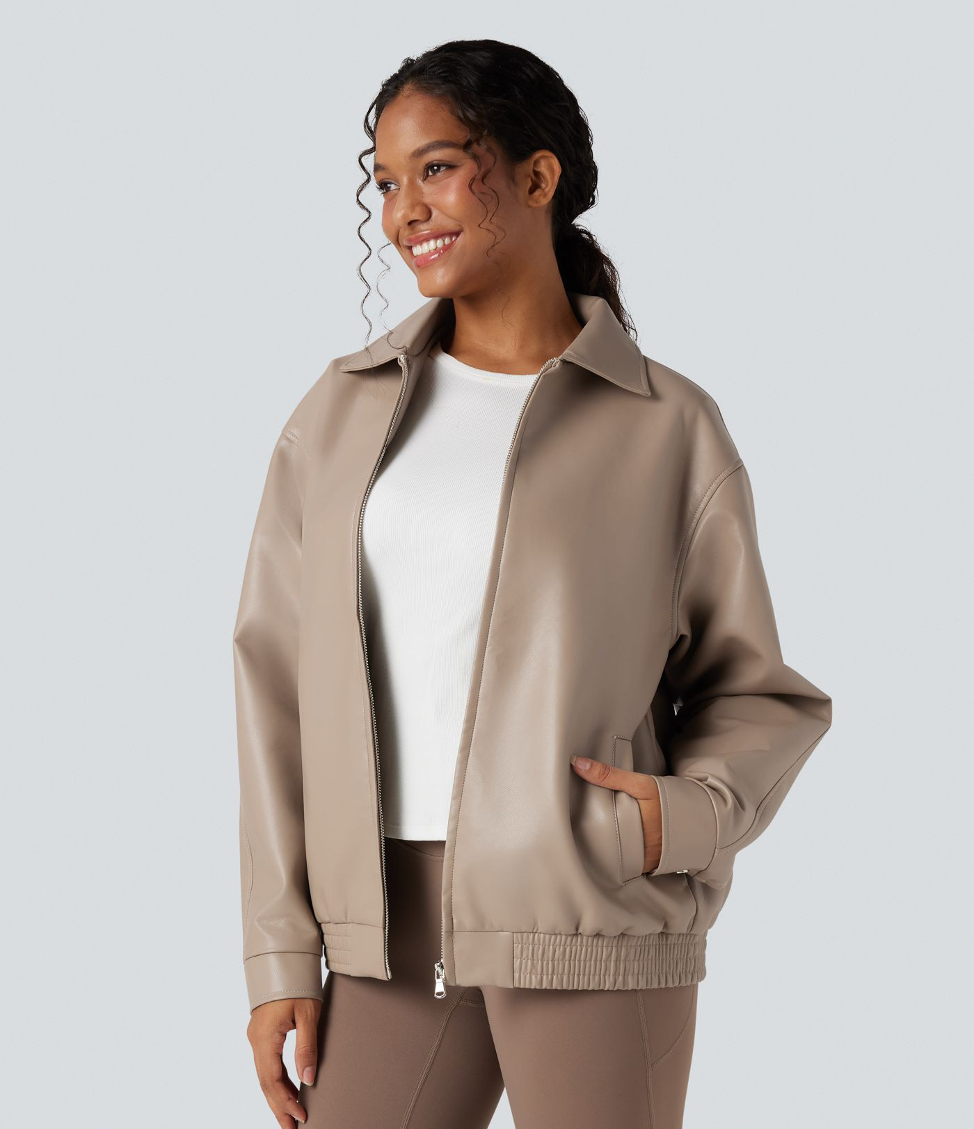 Damen Jacke aus Kunstleder mit Kragen, Seitentaschen und langen Ärmeln - Halara | Halara - DE