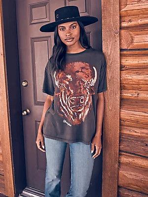 Women's Wrangler Retro® Bison Oversized Tee in Grey | Wrangler