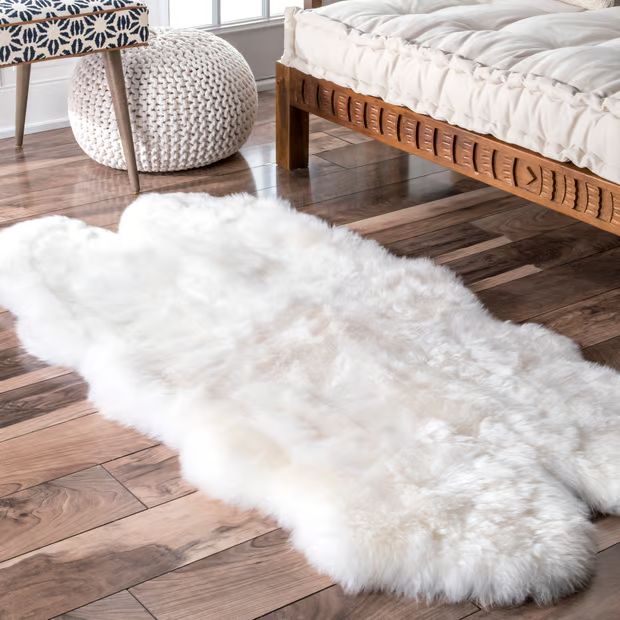 Natural Natural Quarto Pelt Sheepskin 2' 7" x 5' 3" Area Rug | Rugs USA