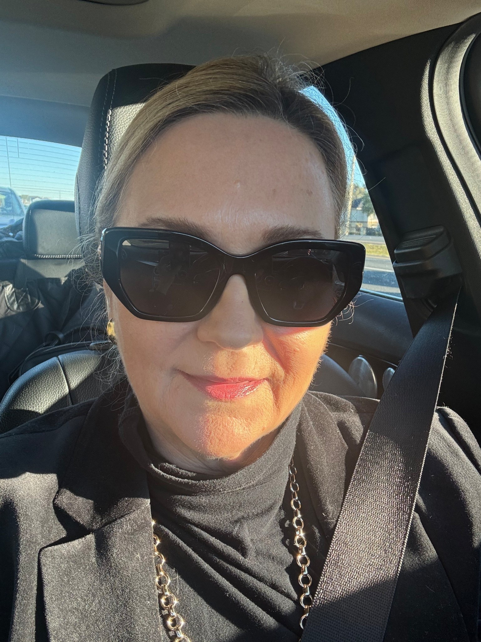 My go-to sunglasses 

#LTKootd #LTKdayinmylife #LTKOver40