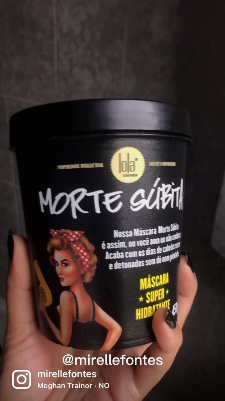 Em memória dos Danos

Morte súbita esse nome chama a atenção, mas ela cumpre o que promete? 

Confesso que foi inevitável querer testar essa máscara tantos Feedbacks bons óbvio que eu queria comprovar se vale a fama!

E sim essa máscara entregou tudo e mais um pouco 
Prometeu ser super hidratante 
E entregou:
Maciez, brilho, reduziu aparência de pontas duplas, deu força matou aquele aquele cabelo feio e poroso do início do vídeo.

Super completa fórmula de milhões 
É @lolacosmetics você arrasou mesmo!

#mascaradehidratacao #cronogramacapilar #lolacosmetics #cabelomacio #cabelobrilhoso #cabelocacheado #mortesubita #curlyhair 


#LTKbeauty #LTKbrasil