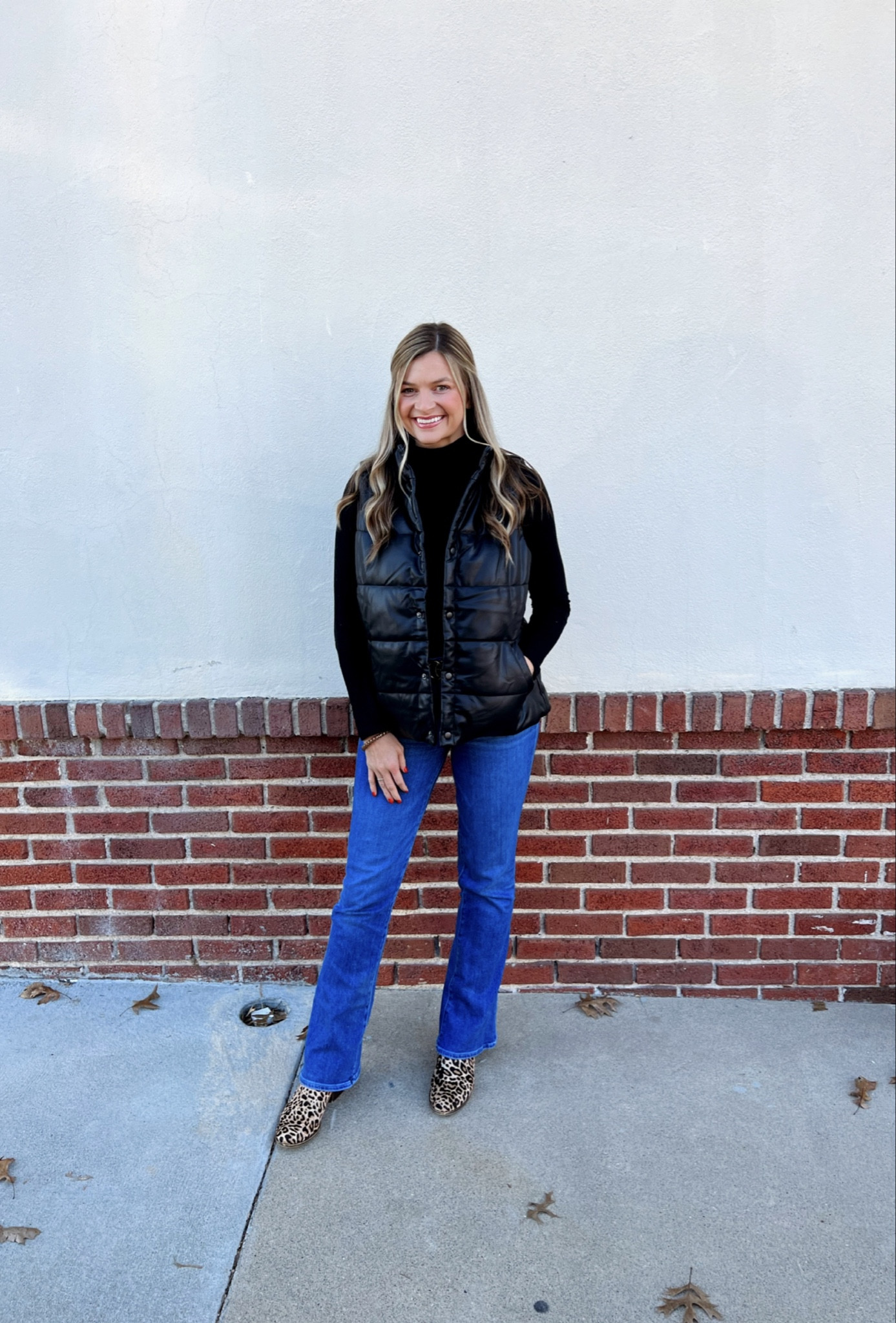 cold weather🤝🏼puffer vest… my favorite outfit for winter! ❄️🖤 use 20hannah for 20% off this super cute faux leather vest from MudPie! 😍

#LTKfindsunder100 #LTKSeasonal #LTKstyletip