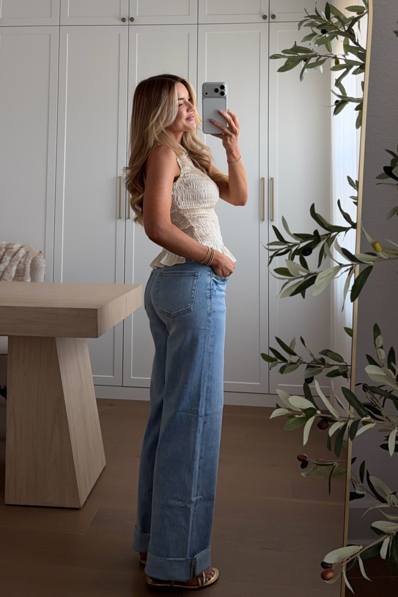 top: small // jeans: 25 (top i ordered white solid, jeans i ordered A-inseam 32”-light blue)
