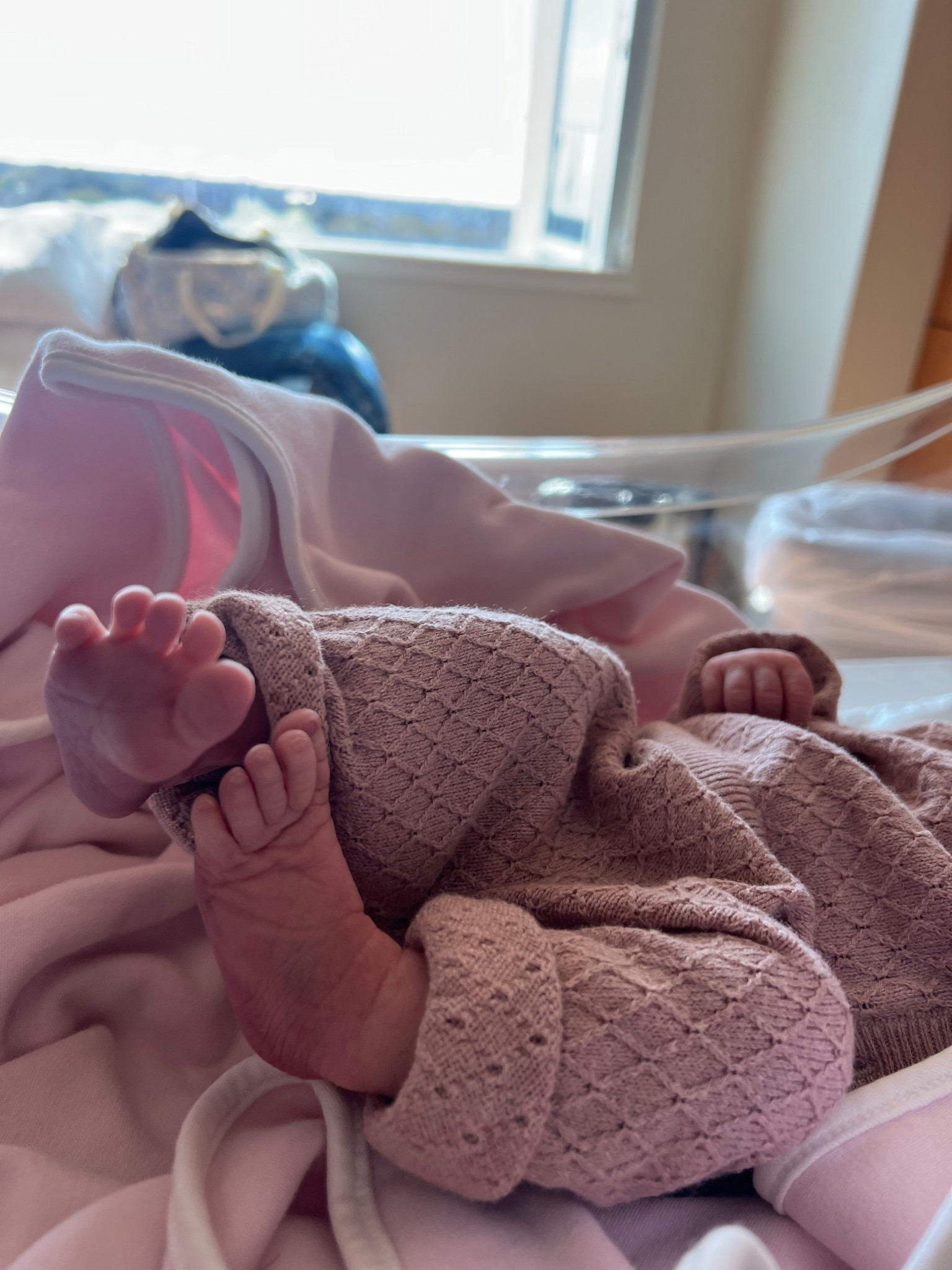 Newborn knit set on sale!! ❤️

#hannaandersson #babyclothes #newbornset #clearancesale #babybonnet

#LTKSaleAlert #LTKBaby #LTKmomlife