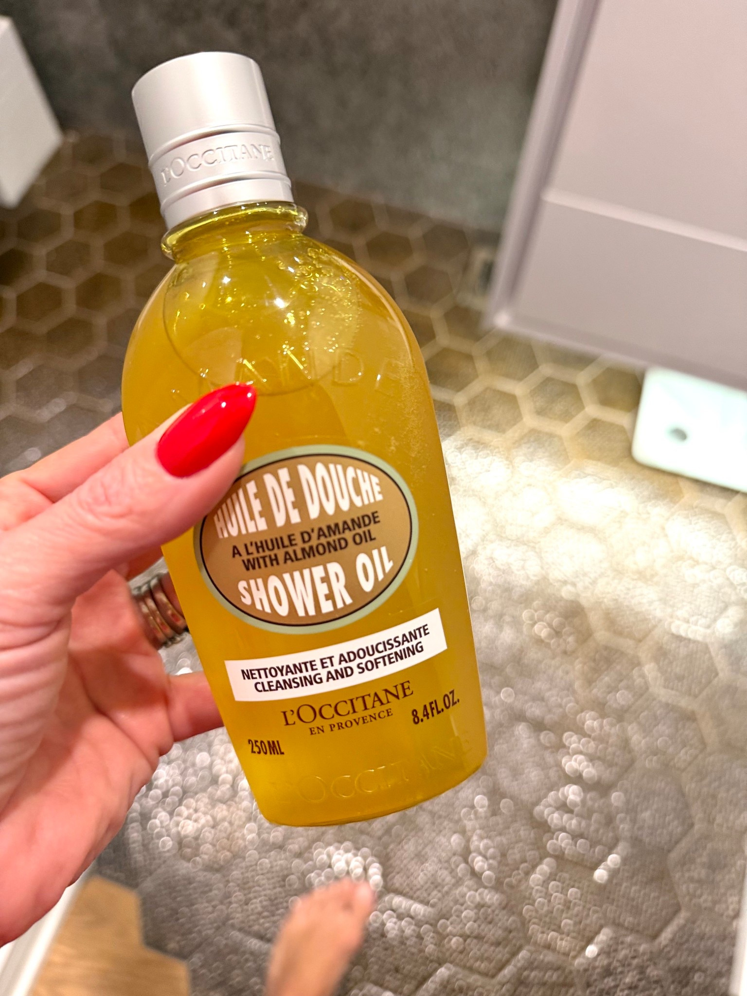 Obsessed is an understatement.
I recently added the L'Occitane Shower Oil to my routine and now my showers feel less like “getting ready” and more like a five-star ritual.
It starts as a silky golden oil… and transforms into the softest milky lather. The scent? Warm almond, clean, feminine, quietly luxurious — the kind that lingers on your skin and makes you feel expensive before you even get dressed.
My skin feels:
• deeply nourished
• smooth and velvety
• never tight or dry
It’s that little everyday upgrade that makes you slow down, breathe in, and romanticize your own life.
If you love elevated self-care, glowing skin, and turning ordinary moments into luxury… this one is worth it.
Soft skin. Soft scent. Main character energy.
#luxurybeauty #selfcareritual #glowingskin #over35beauty #chicagoinfluencer

#LTKselfcare #LTKBeauty #LTKmorningroutine