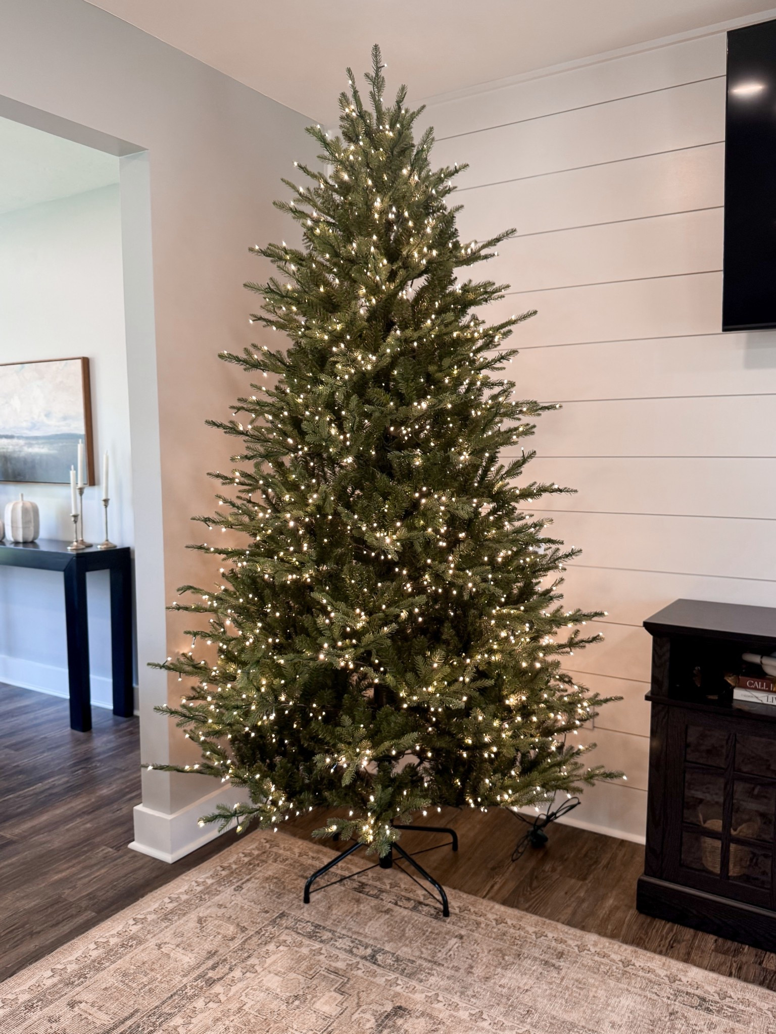 Viral Home Depot Twinkling Christmas Tree



#LTKSeasonal #LTKHoliday #LTKHome