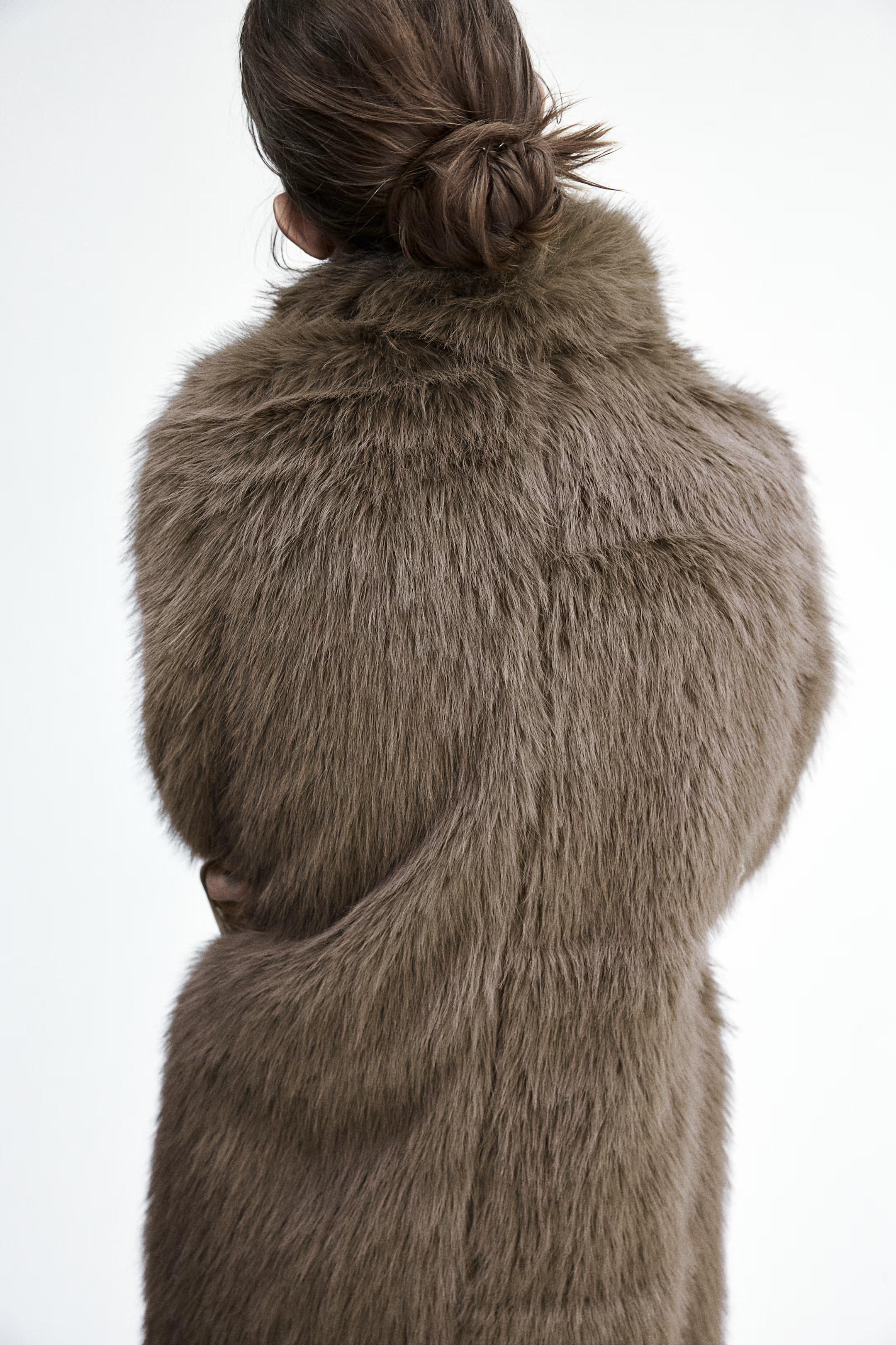 Fluffy maxi coat | H&M (UK, MY, IN, SG, PH, TW, HK)