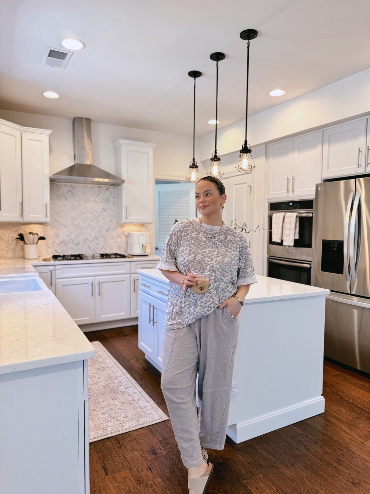 Casual OOTD.. wearing a large in both.. 

#LTKSaleAlert #LTKMidsize #LTKFindsUnder50