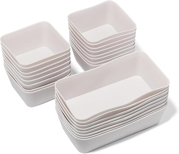 The Silicone Kitchen Reusable Silicone Bento Baking Cup, Non-Toxic, BPA Free, Dishwasher Safe Ben... | Amazon (US)