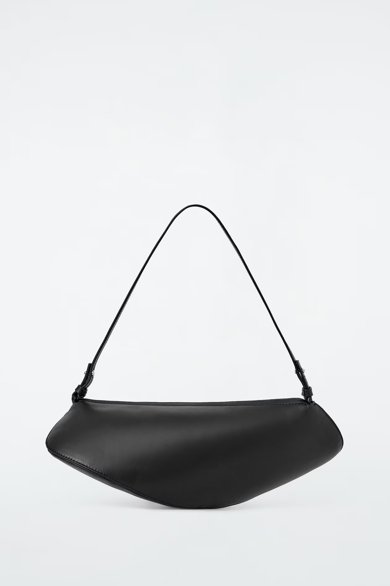 BOLSO DE MANO COVE DE PIEL - NEGRO | COS (US)