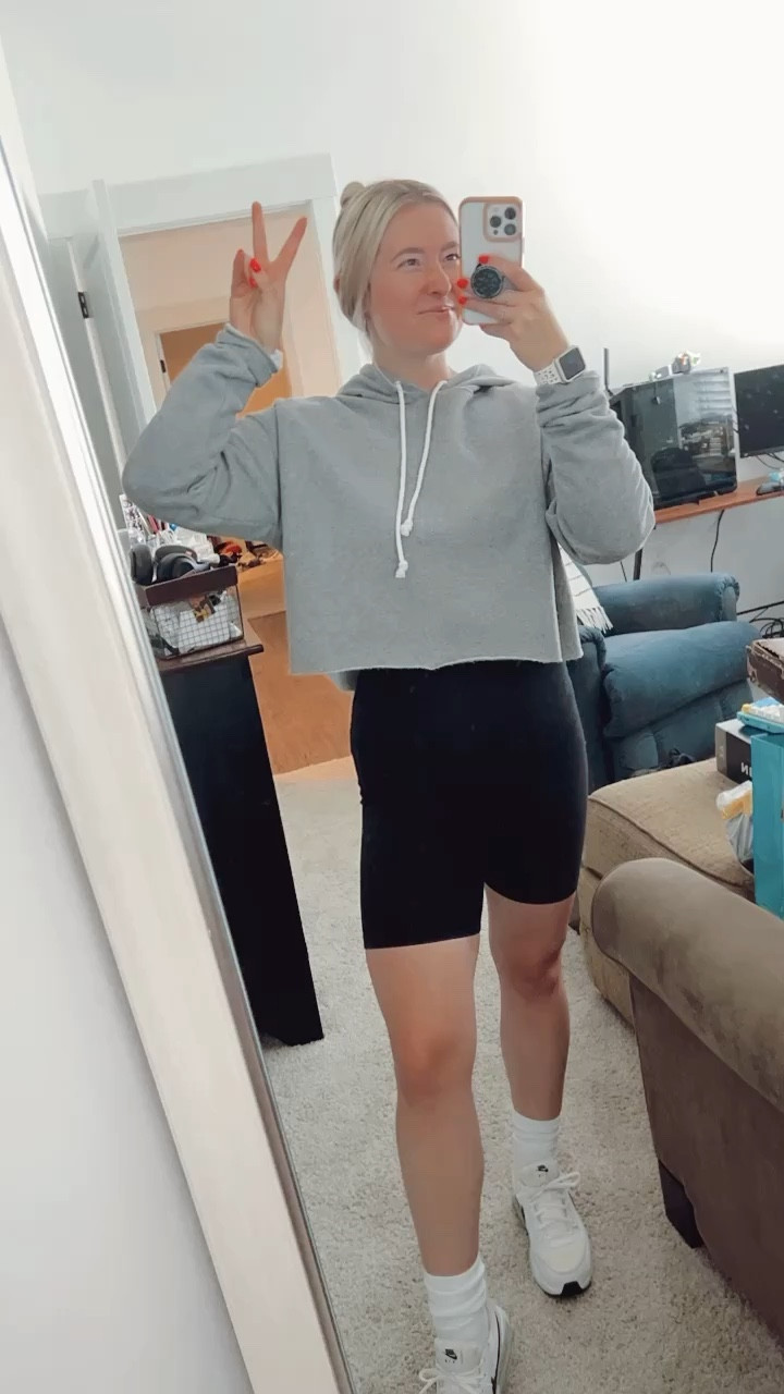 Happy Saturday, folks ✌️

Comfy + cute outfits that I can move in have been my Saturday uniform lately. This one is no different!

#LTKfitness #LTKfindsunder50 #LTKshoecrush